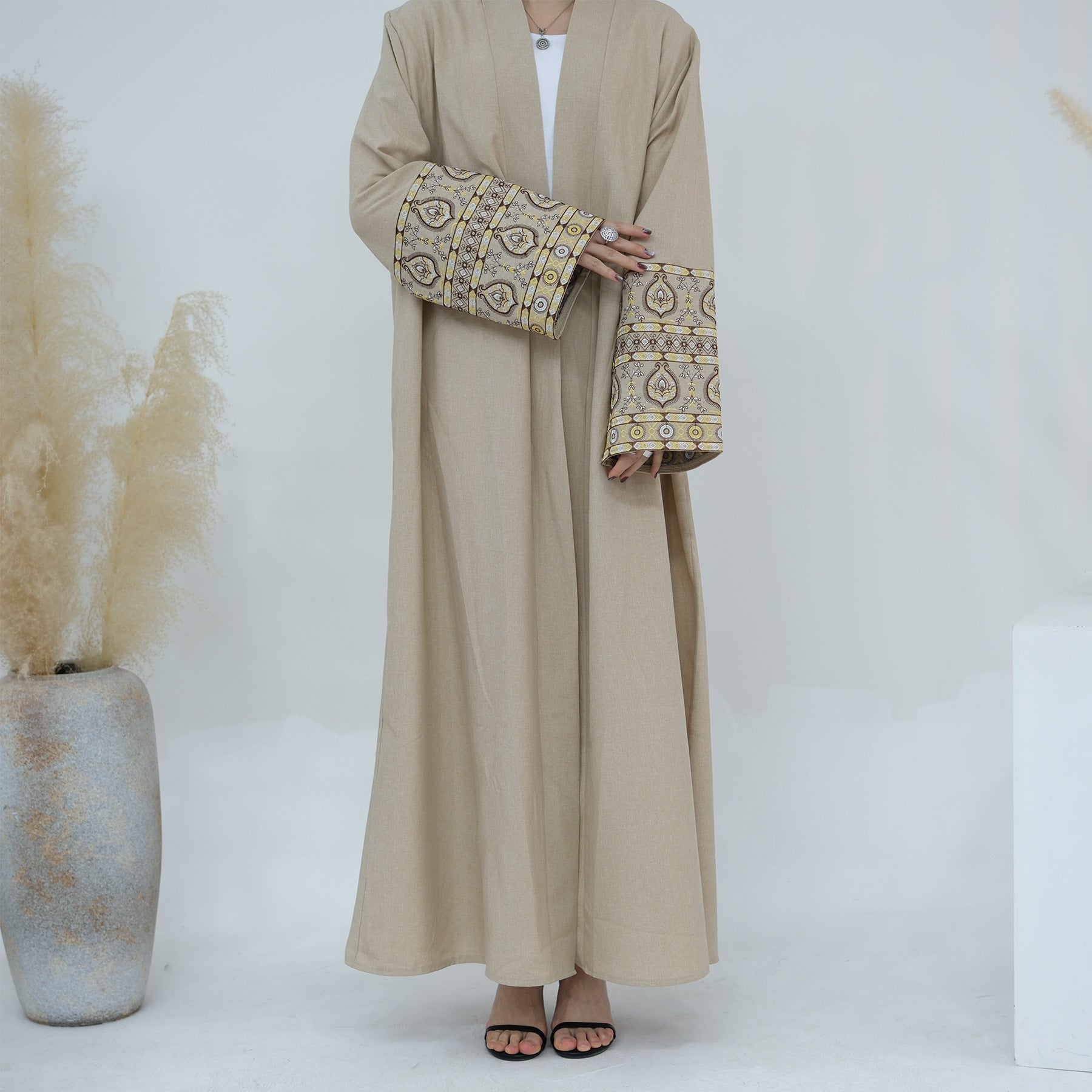LR753 AliExpress Dubai Middle East Türkiye Dubai Beautifully Embroidered Elegant Cardigan Robe - MinYang Fashion Apparel Accessory Manufacturer