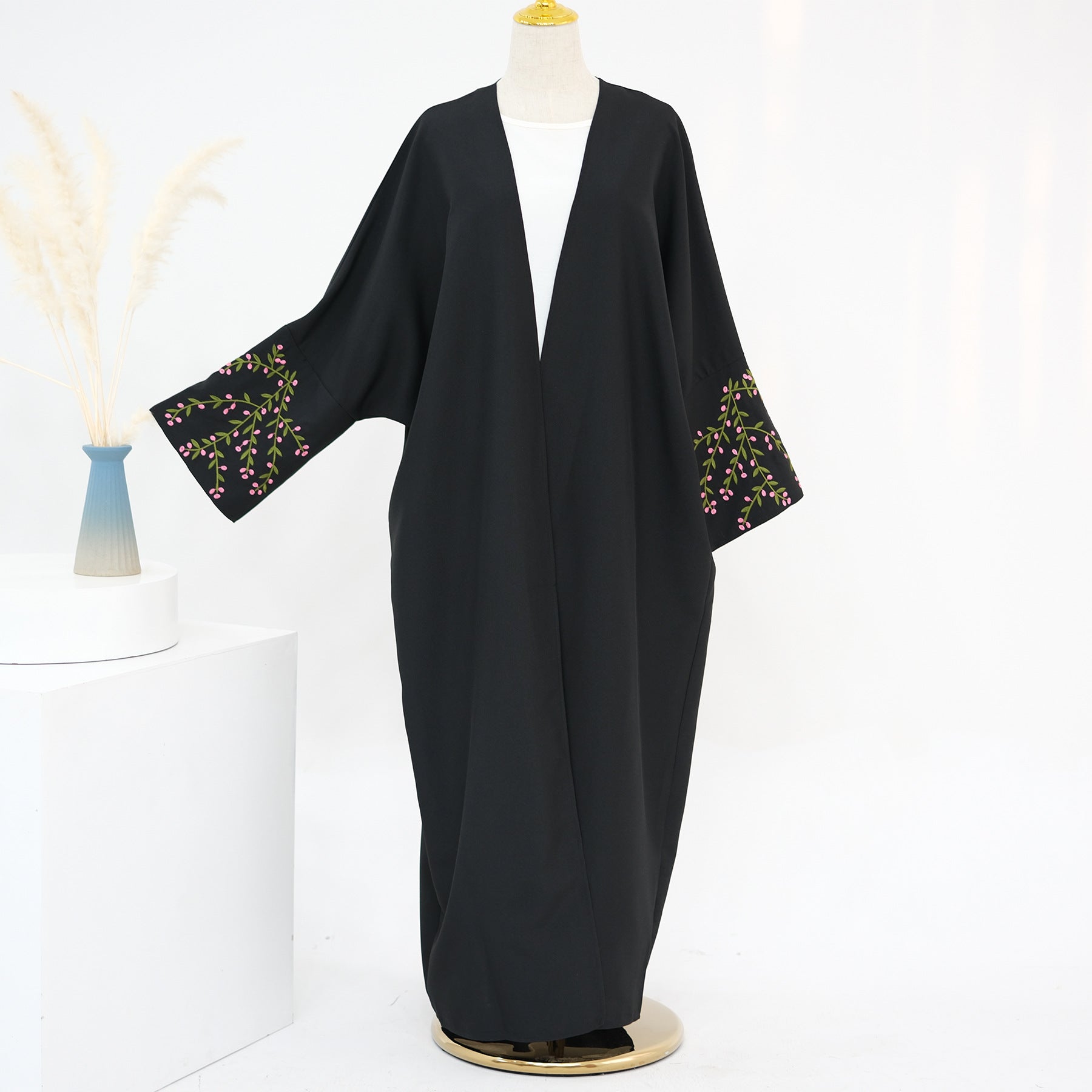 LR790 AliExpress Dubai Middle East Türkiye Dubai Flower Embroidered Elegant Cardigan Robe - MinYang Fashion Apparel Accessory Manufacturer