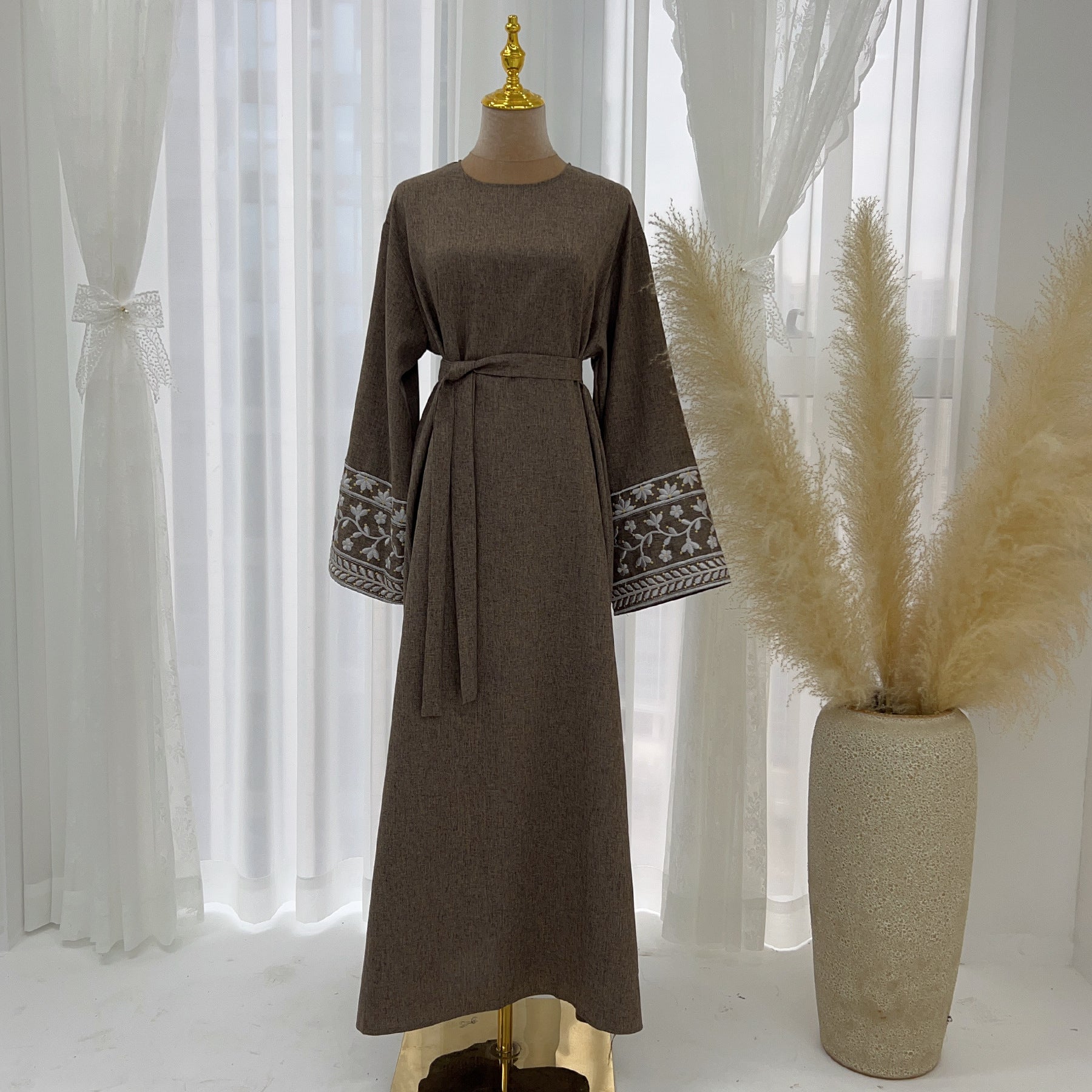 LR735 Dubai Middle East Turkish Dubai Embroidered Elegant Dress Robe