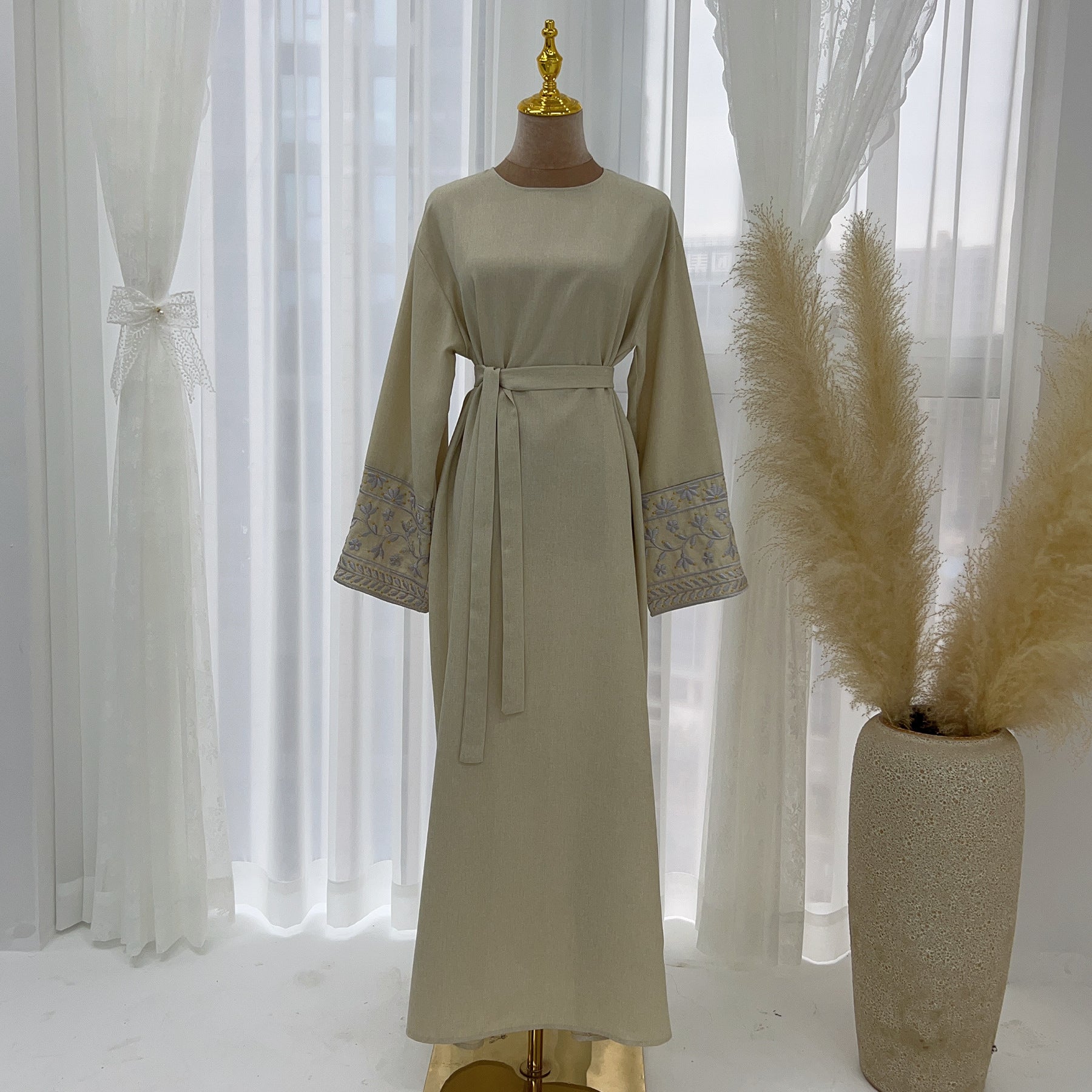 LR735 Dubai Middle East Turkish Dubai Embroidered Elegant Dress Robe
