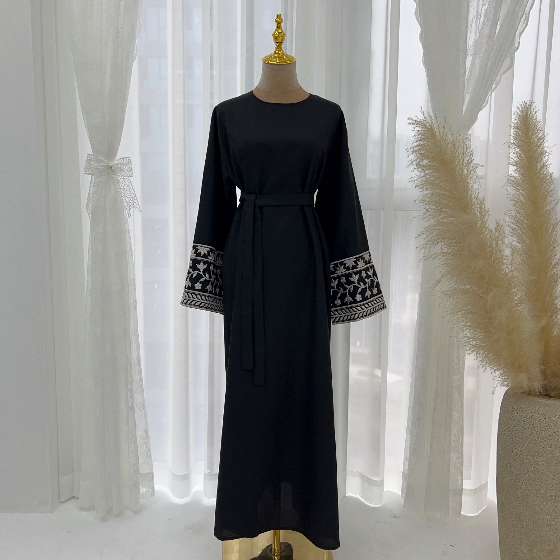 LR735 Dubai Middle East Turkish Dubai Embroidered Elegant Dress Robe