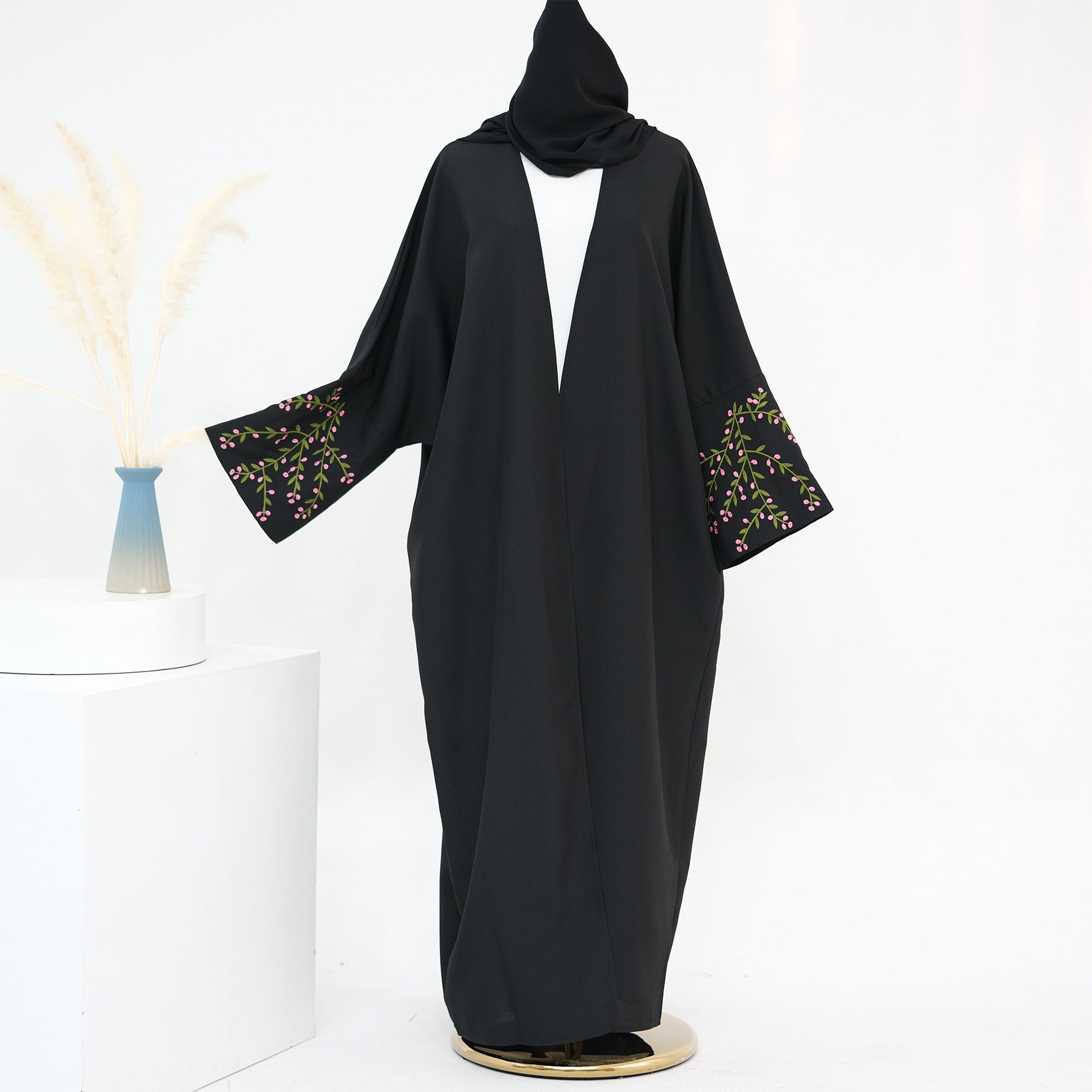 LR790 AliExpress Dubai Middle East Türkiye Dubai Flower Embroidered Elegant Cardigan Robe - MinYang Fashion Apparel Accessory Manufacturer