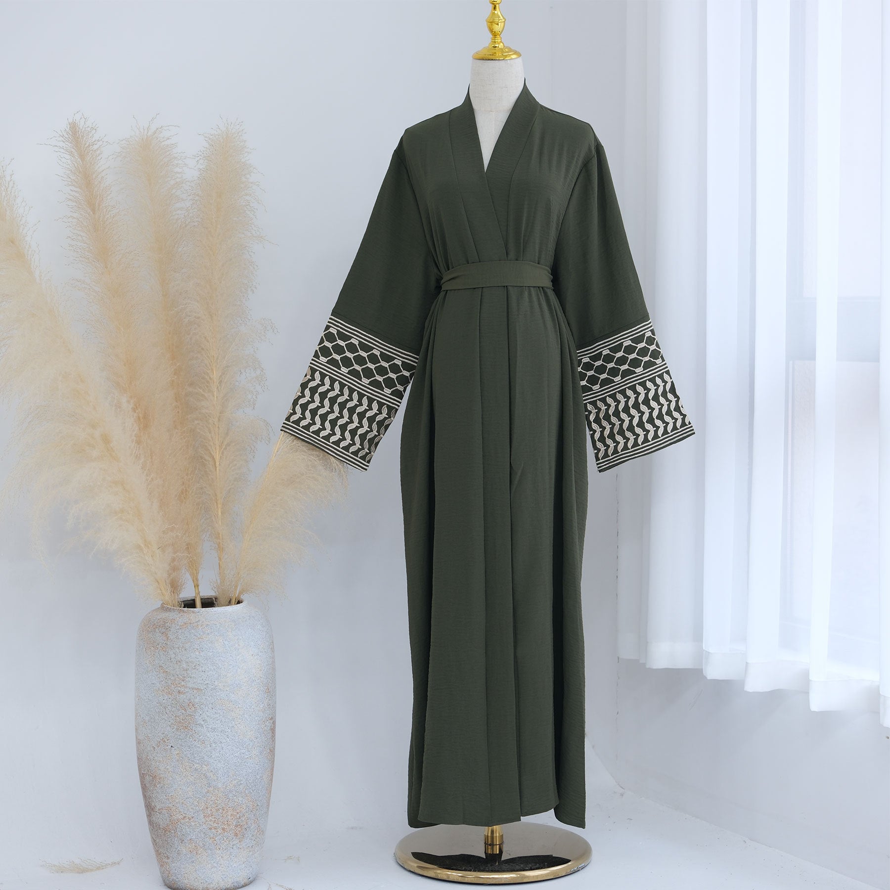 LR776 AliExpress Dubai Middle East Türkiye Dubai Exquisite Embroidered Tassel Cardigan Robe - MinYang Fashion Apparel Accessory Manufacturer