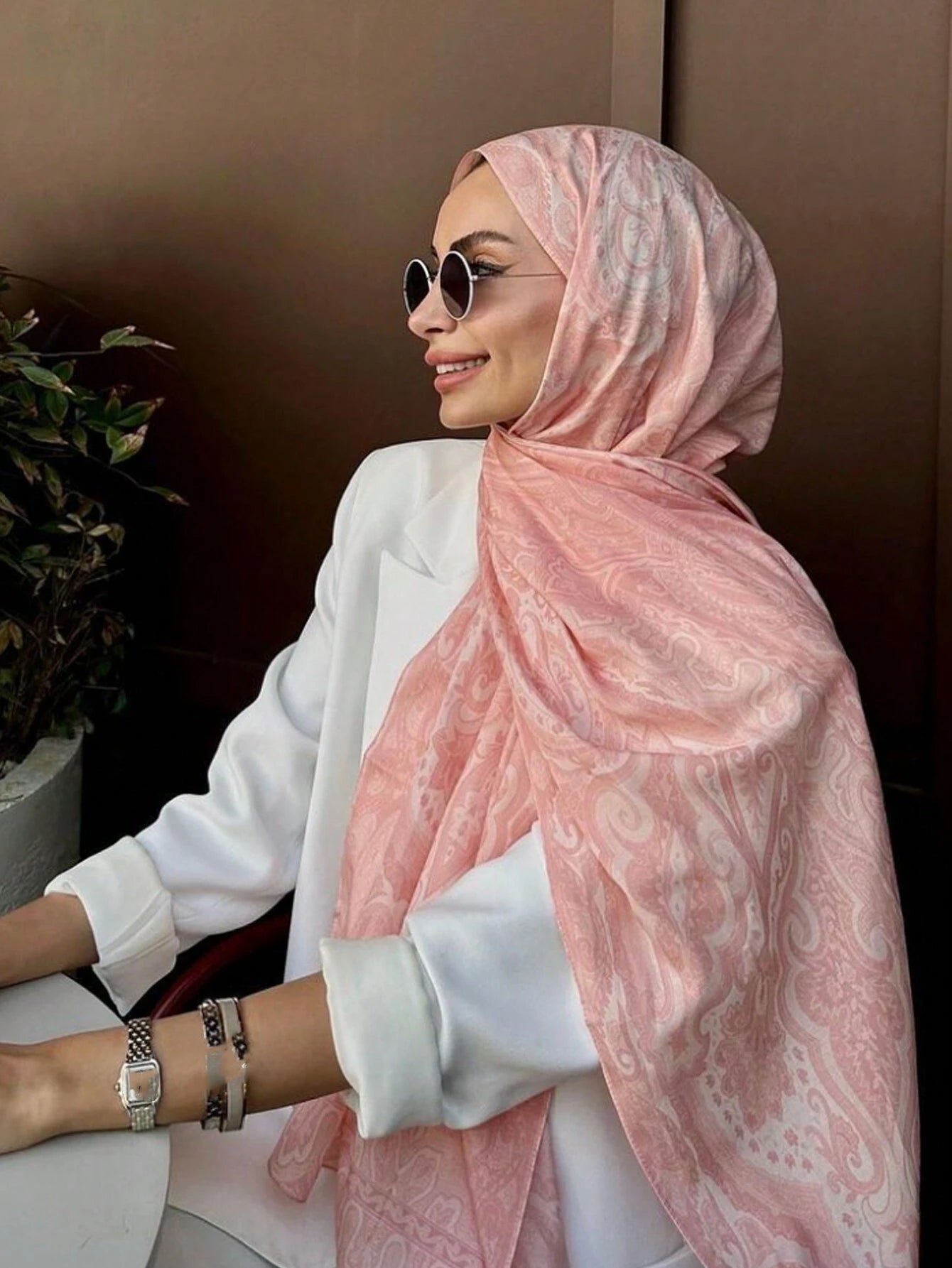 Bufanda/hijab con estampado botánico en modal rosa MYM12