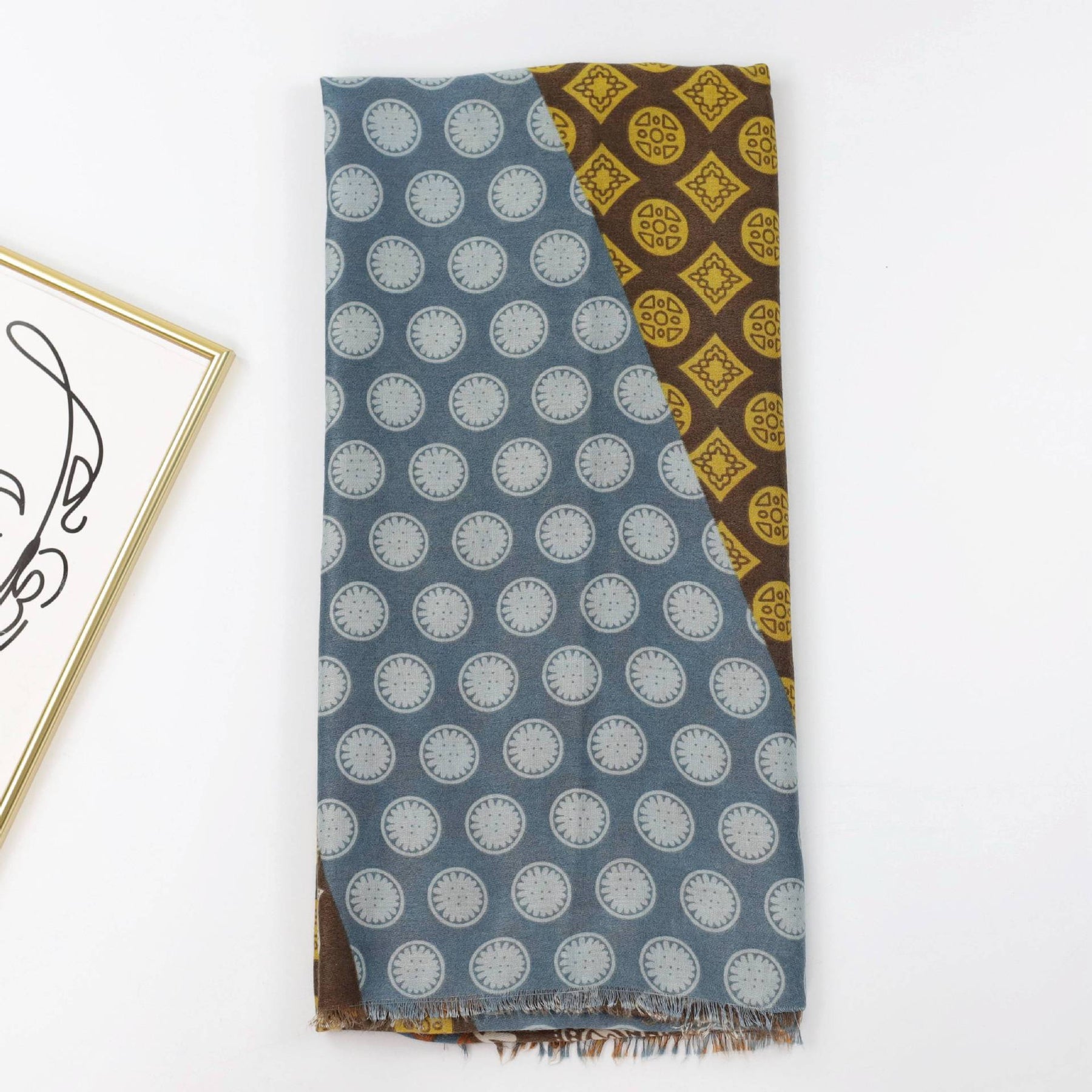JY230810 Pañuelo estampado círculos y anacardos