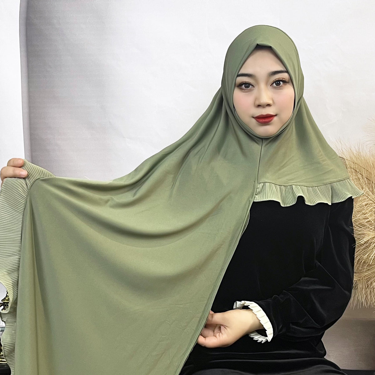 TD51-040 Solid color single side ruffled women's wrap comfortable headscarf scarf - MinYang Fashion Apparel Accessory Manufacturer