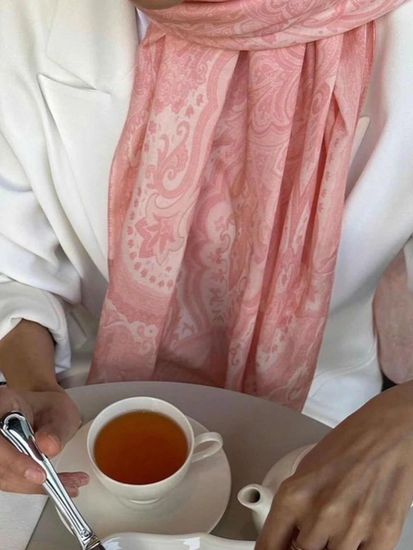 Bufanda/hijab con estampado botánico en modal rosa MYM12