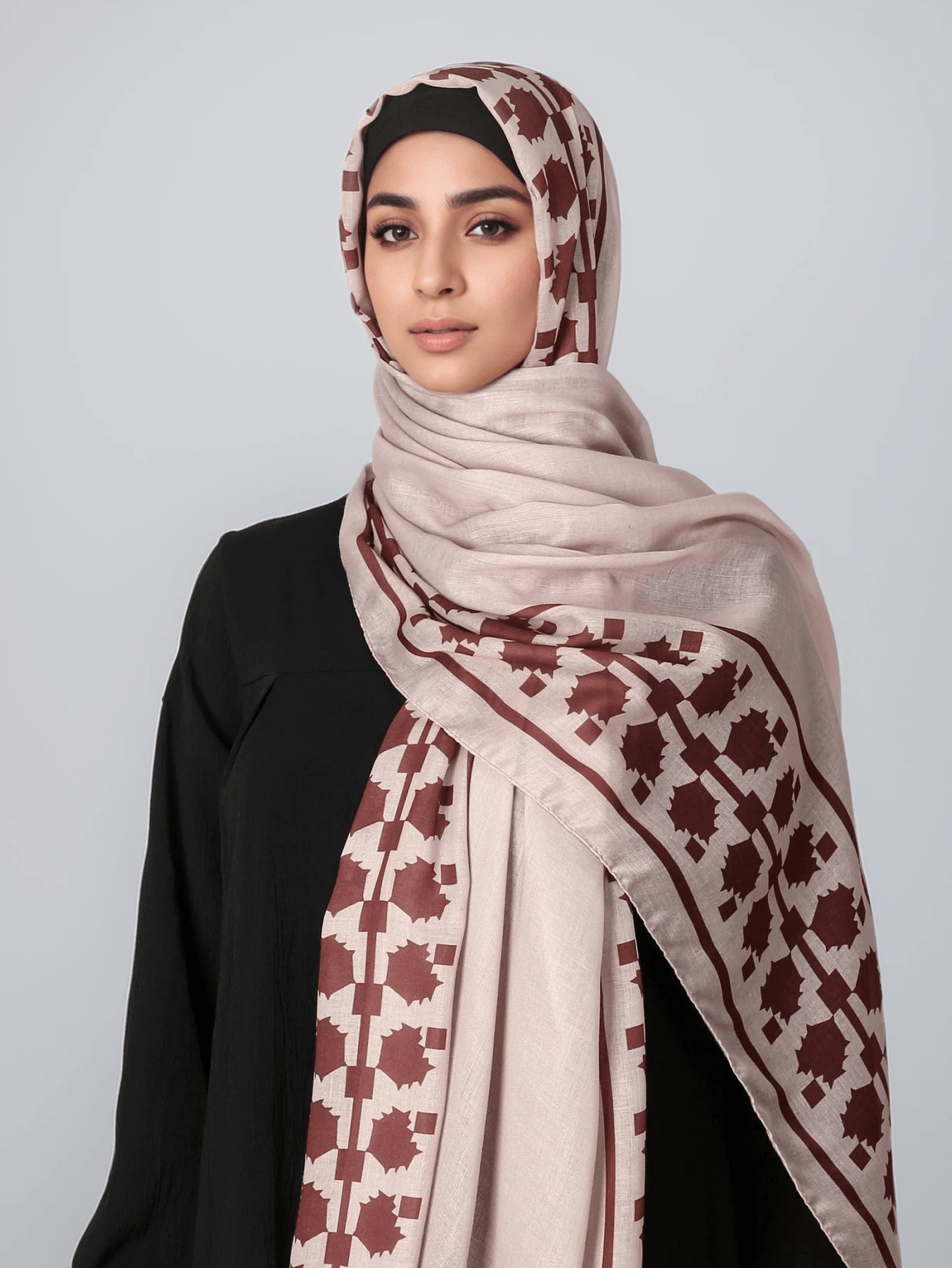 MYM18 Hijab/bufanda de moda con estampado irregular en los laterales modal