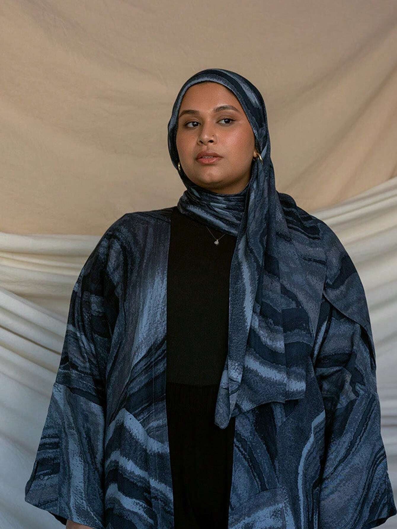 MYM23 Hijab/bufanda con estampado de mármol gris
