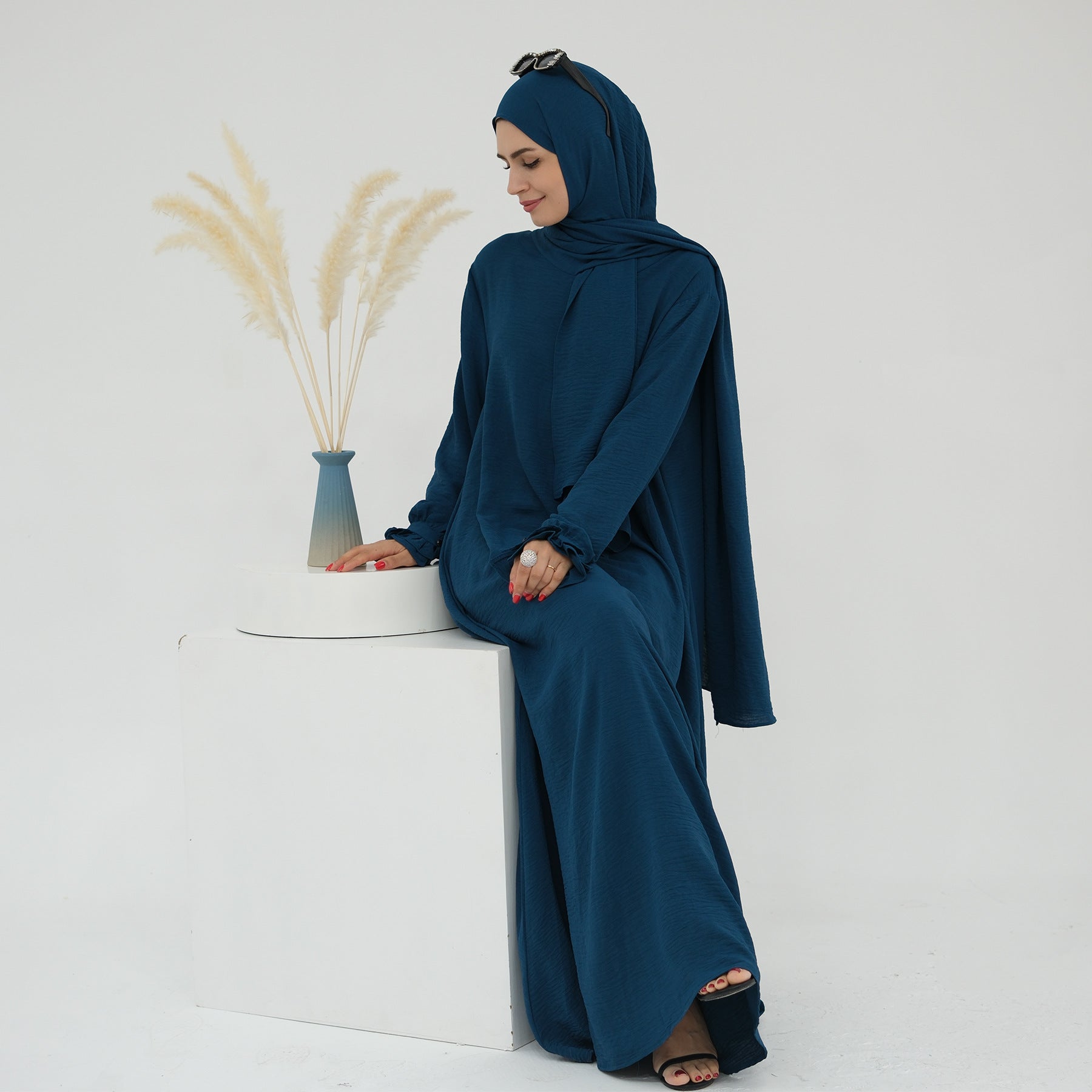 LR709 Elegant solid color dress two-piece set (abaya + hijab)
