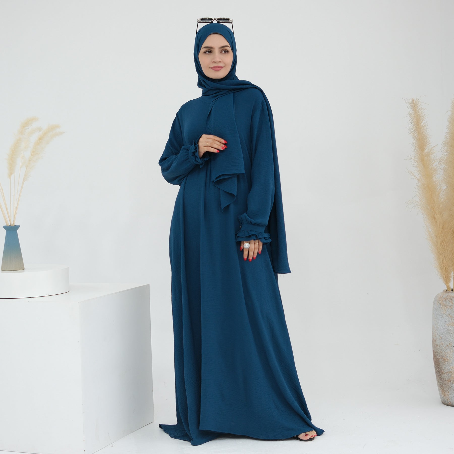 LR709 Elegant solid color dress two-piece set (abaya + hijab)