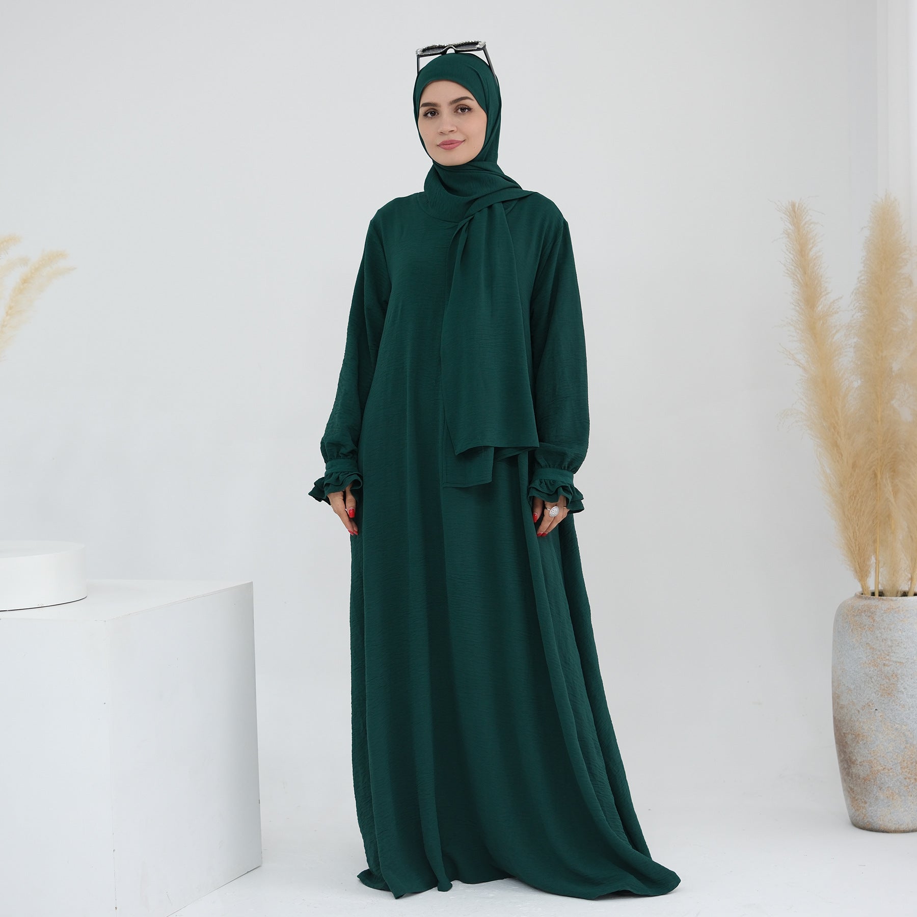 LR709 Elegant solid color dress two-piece set (abaya + hijab)