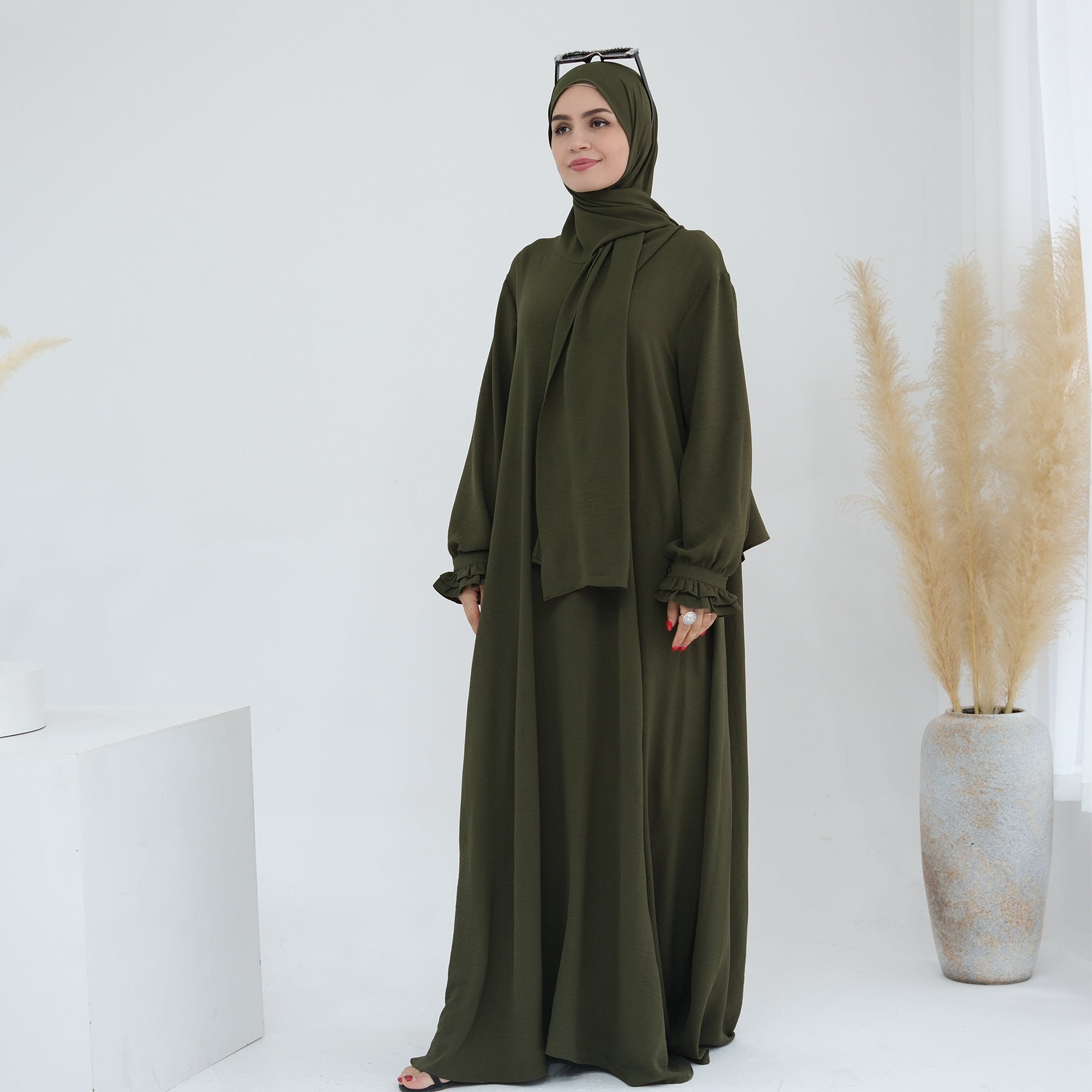 LR709 Elegant solid color dress two-piece set (abaya + hijab)