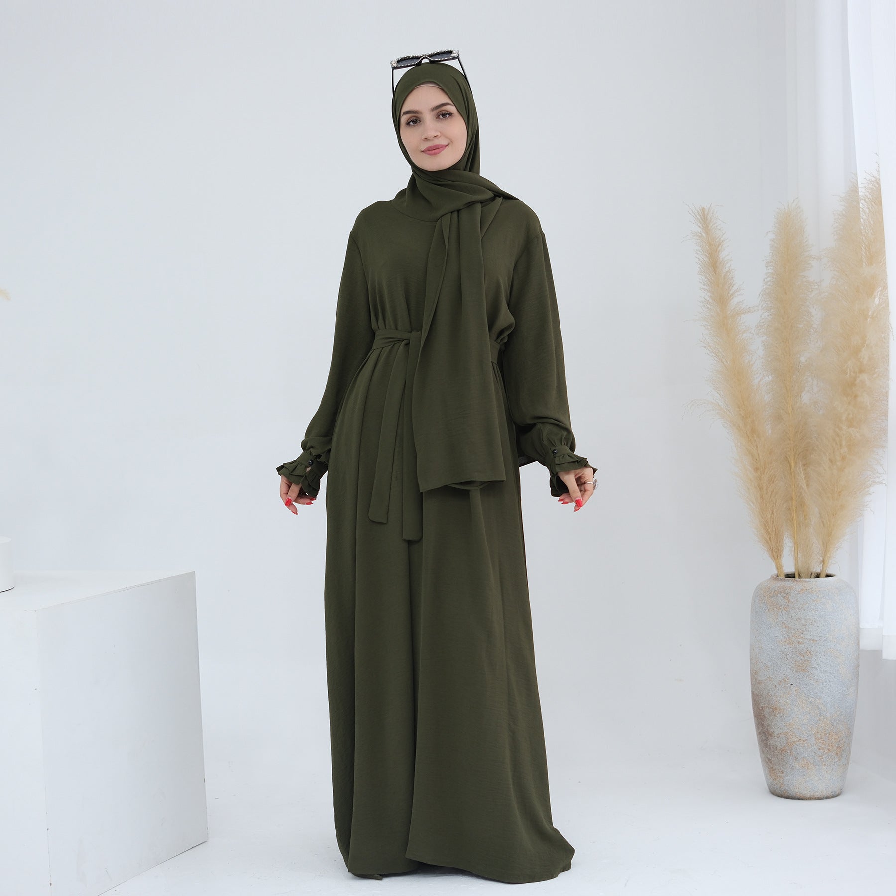 LR709 Elegant solid color dress two-piece set (abaya + hijab)