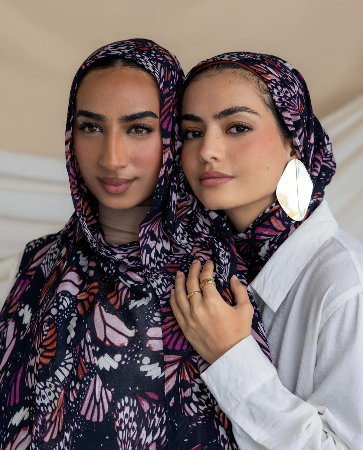 MY080 Black background powder pattern dream printed hijab - MinYang Fashion Apparel Accessory Manufacturer