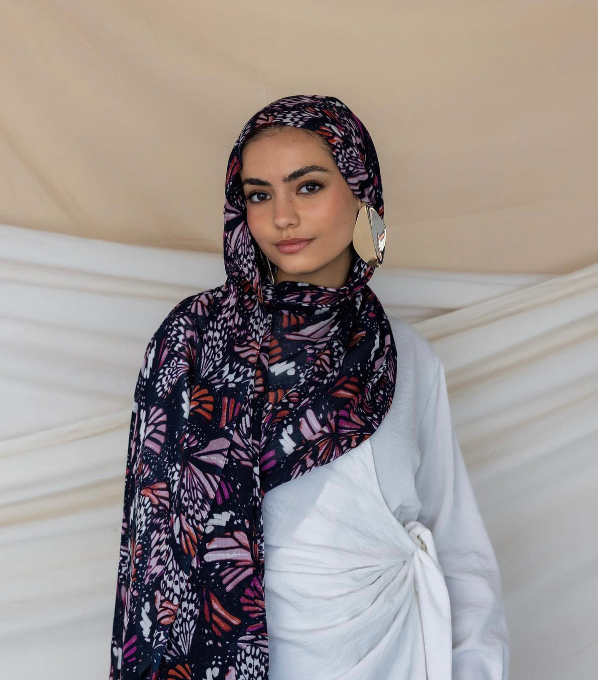 MY080 Black background powder pattern dream printed hijab - MinYang Fashion Apparel Accessory Manufacturer