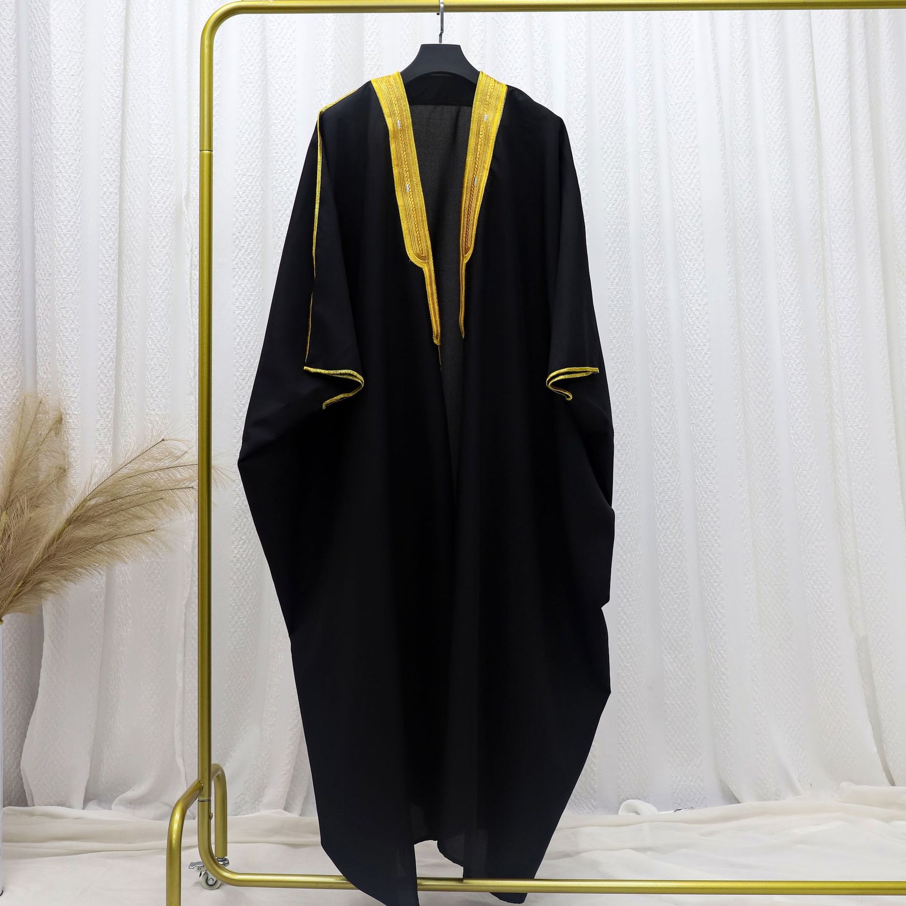 FN80-003 Embroidered bachelor's robe cape - MinYang Fashion Apparel Accessory Manufacturer