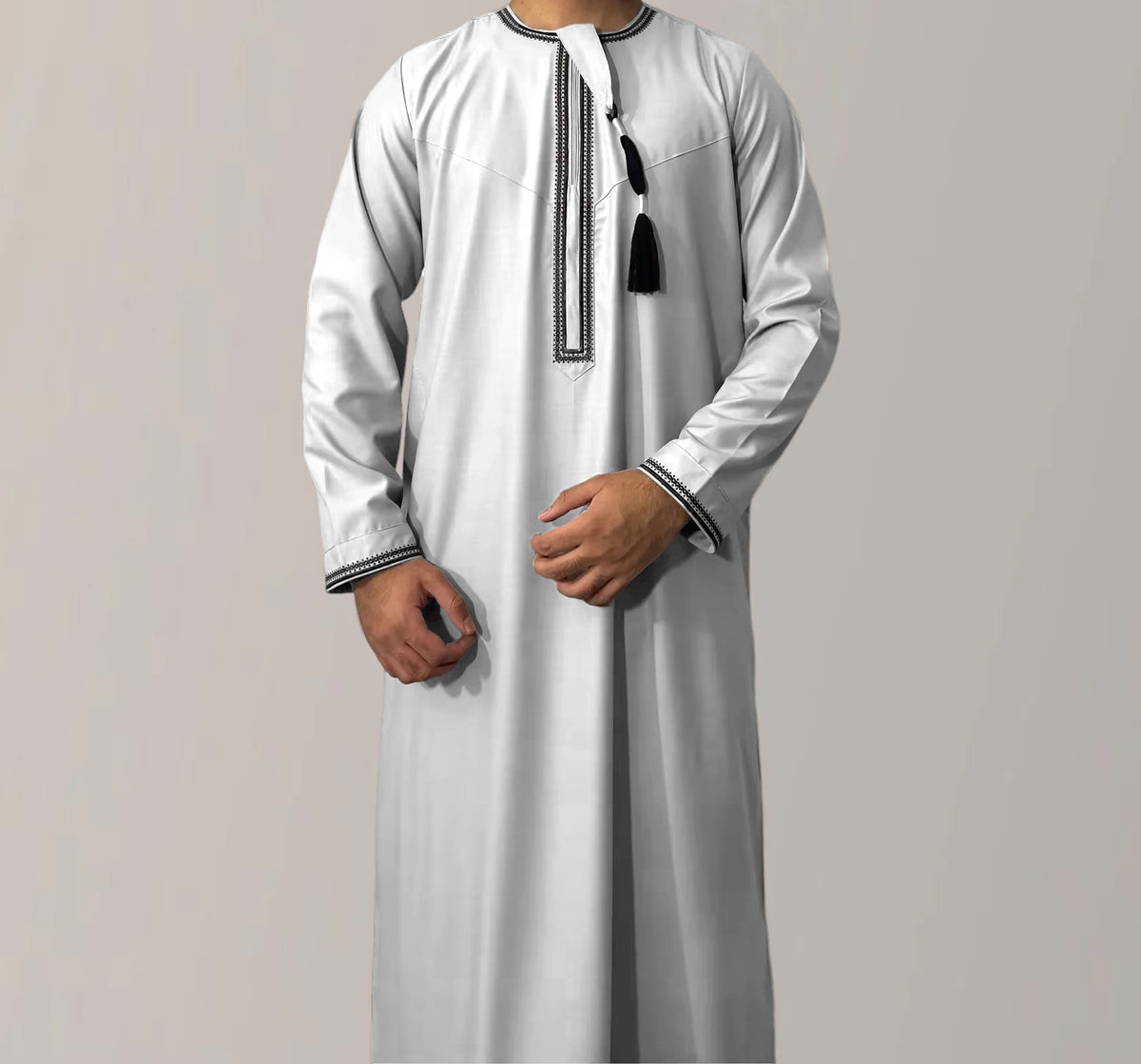 FN49-31 Solid color round neck embroidered men's robe - MinYang Fashion Apparel Accessory Manufacturer
