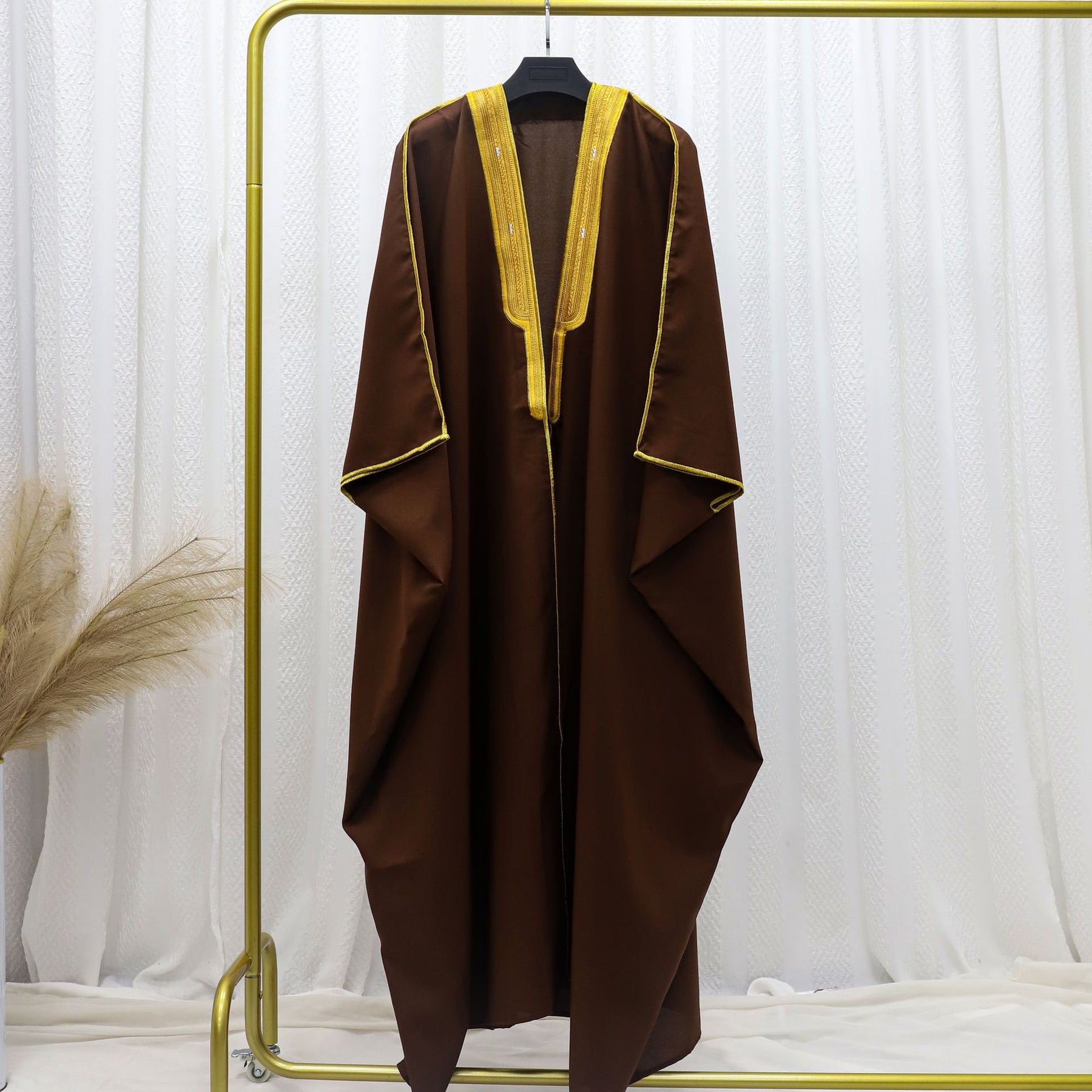 FN80-003 Embroidered bachelor's robe cape - MinYang Fashion Apparel Accessory Manufacturer