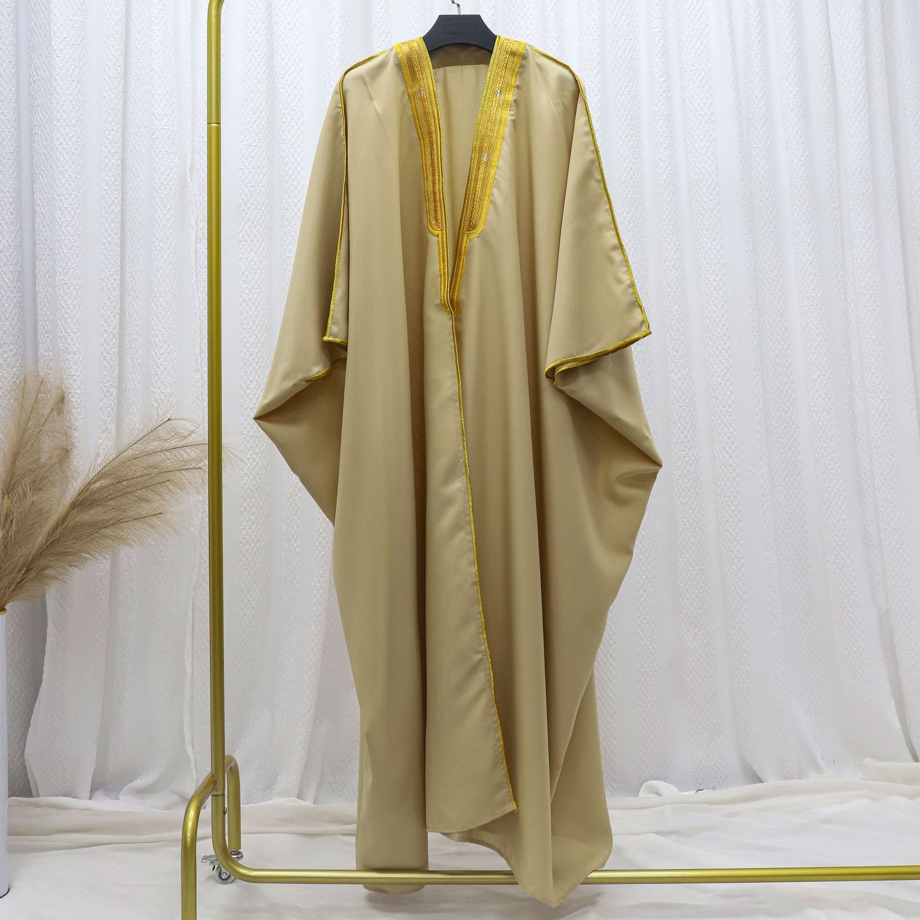 FN80-003 Embroidered bachelor's robe cape - MinYang Fashion Apparel Accessory Manufacturer