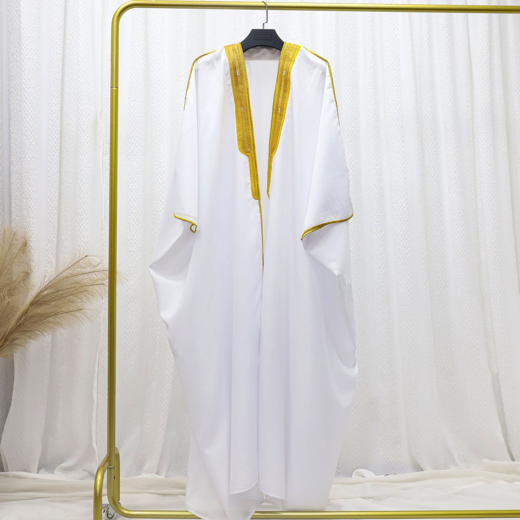 FN80-003 Embroidered bachelor's robe cape - MinYang Fashion Apparel Accessory Manufacturer