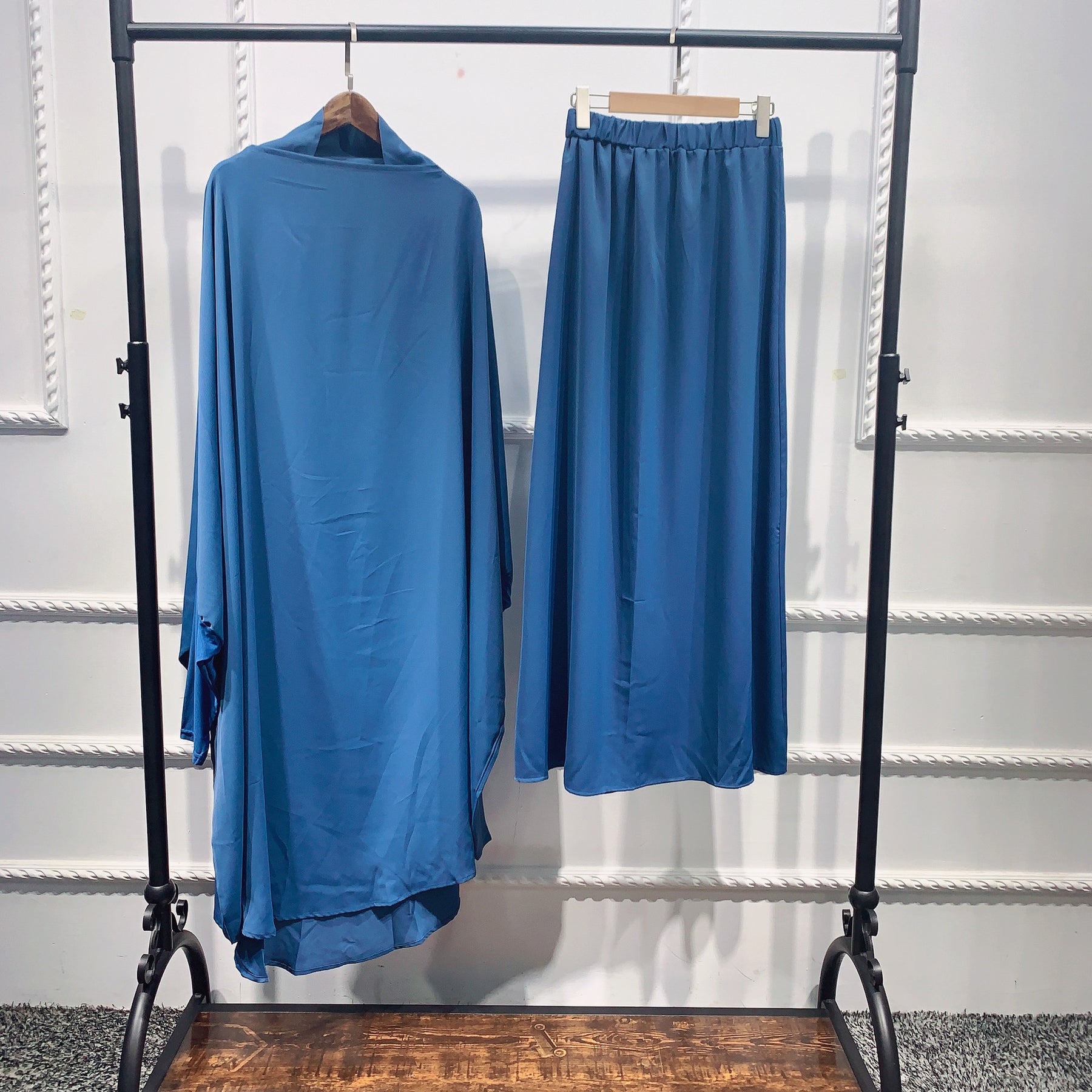 LR423 Swing solid color top + skirt two-piece set
