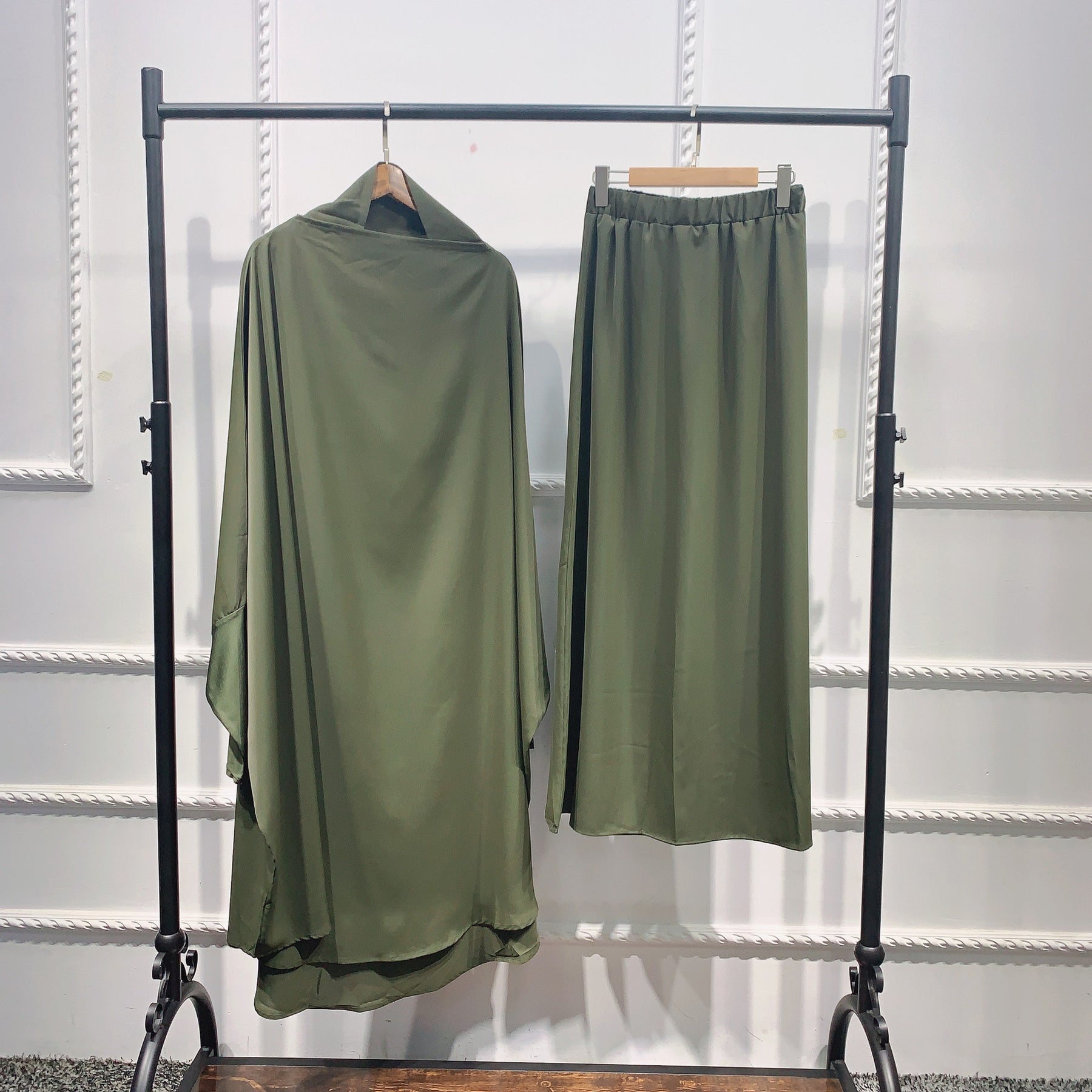 LR423 Swing solid color top + skirt two-piece set