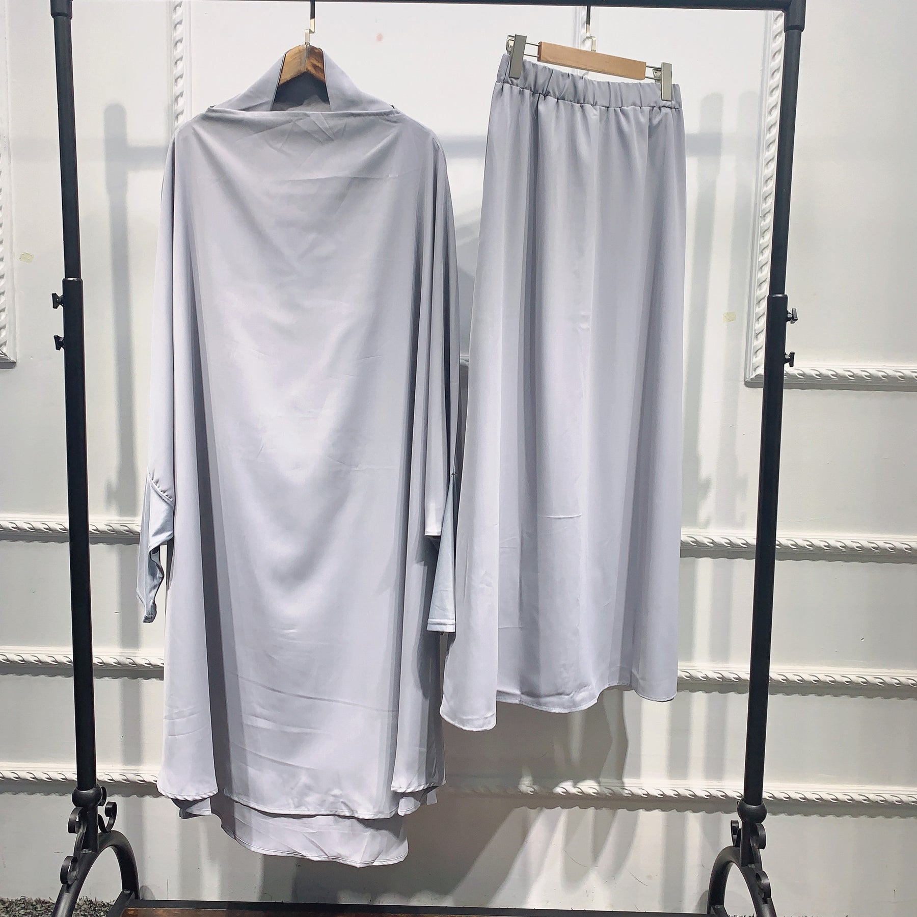 LR423 Swing solid color top + skirt two-piece set
