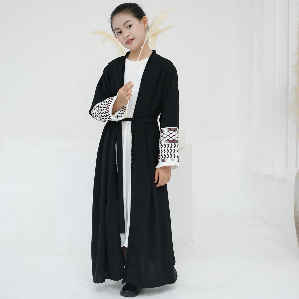 LR782 Beautifully embroidered tassel children's robe abaya BABY ABAYA abaya - MinYang Fashion Apparel Accessory Manufacturer