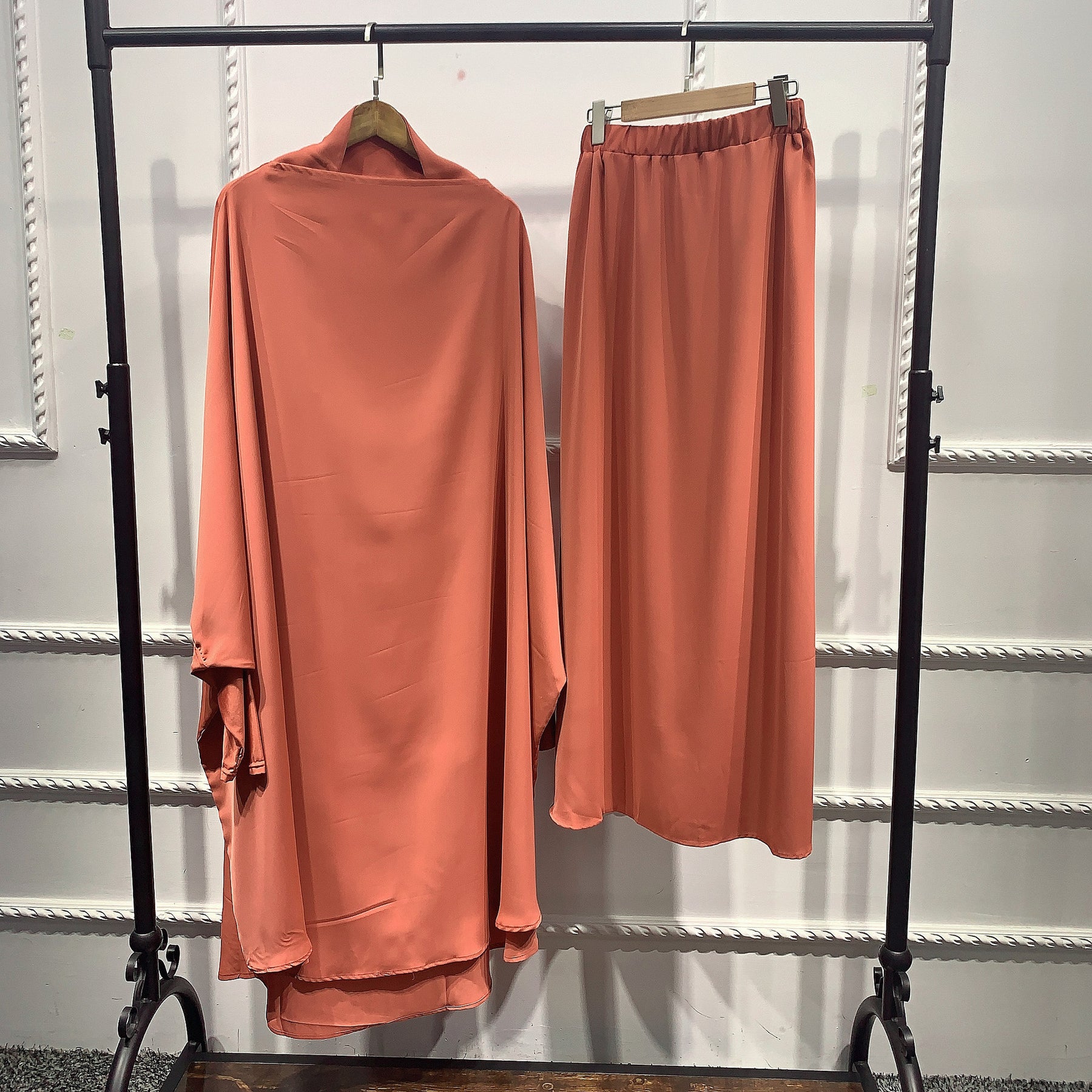 LR423 Swing solid color top + skirt two-piece set