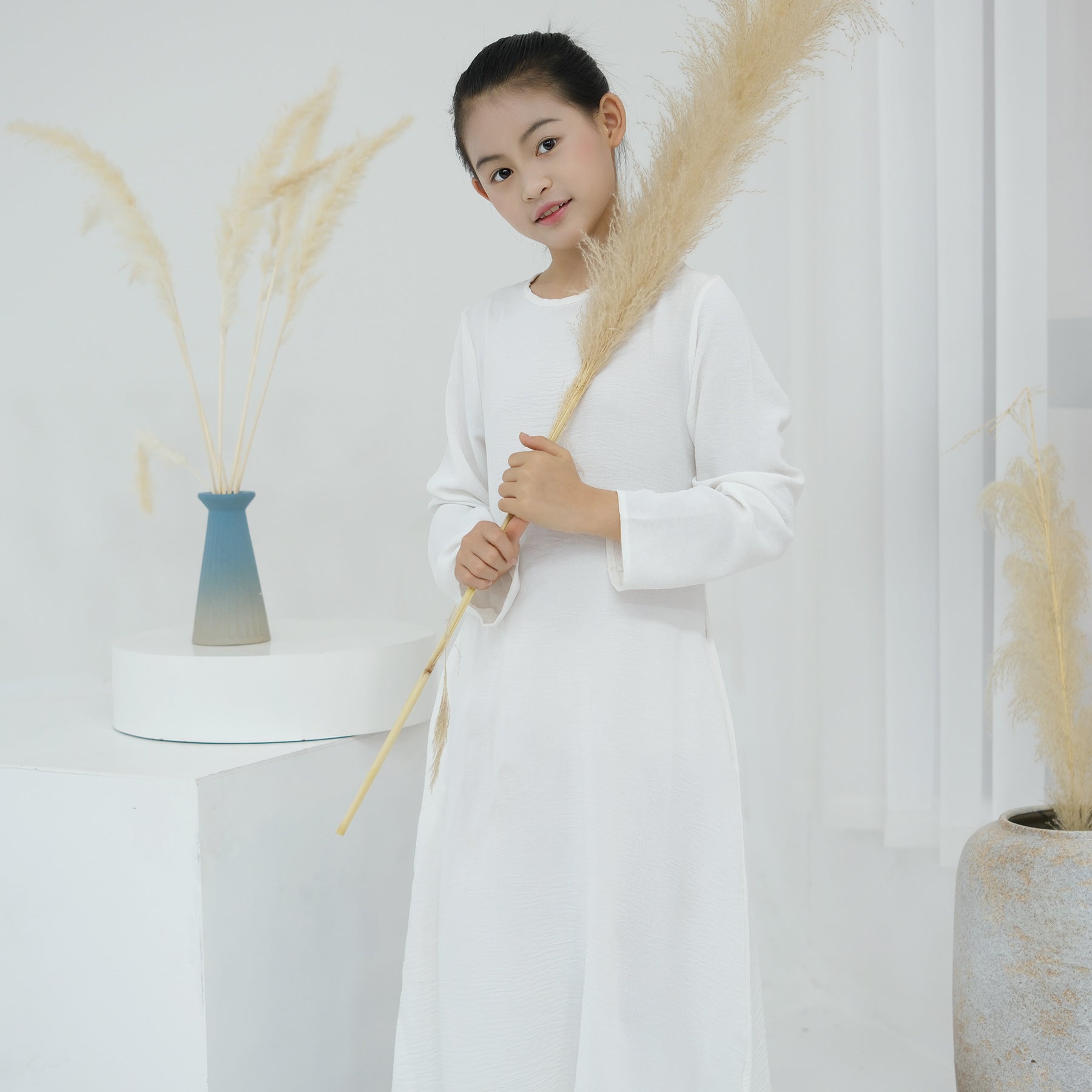LR782 Abaya para niños con borlas bellamente bordadas BABY ABAYA abaya