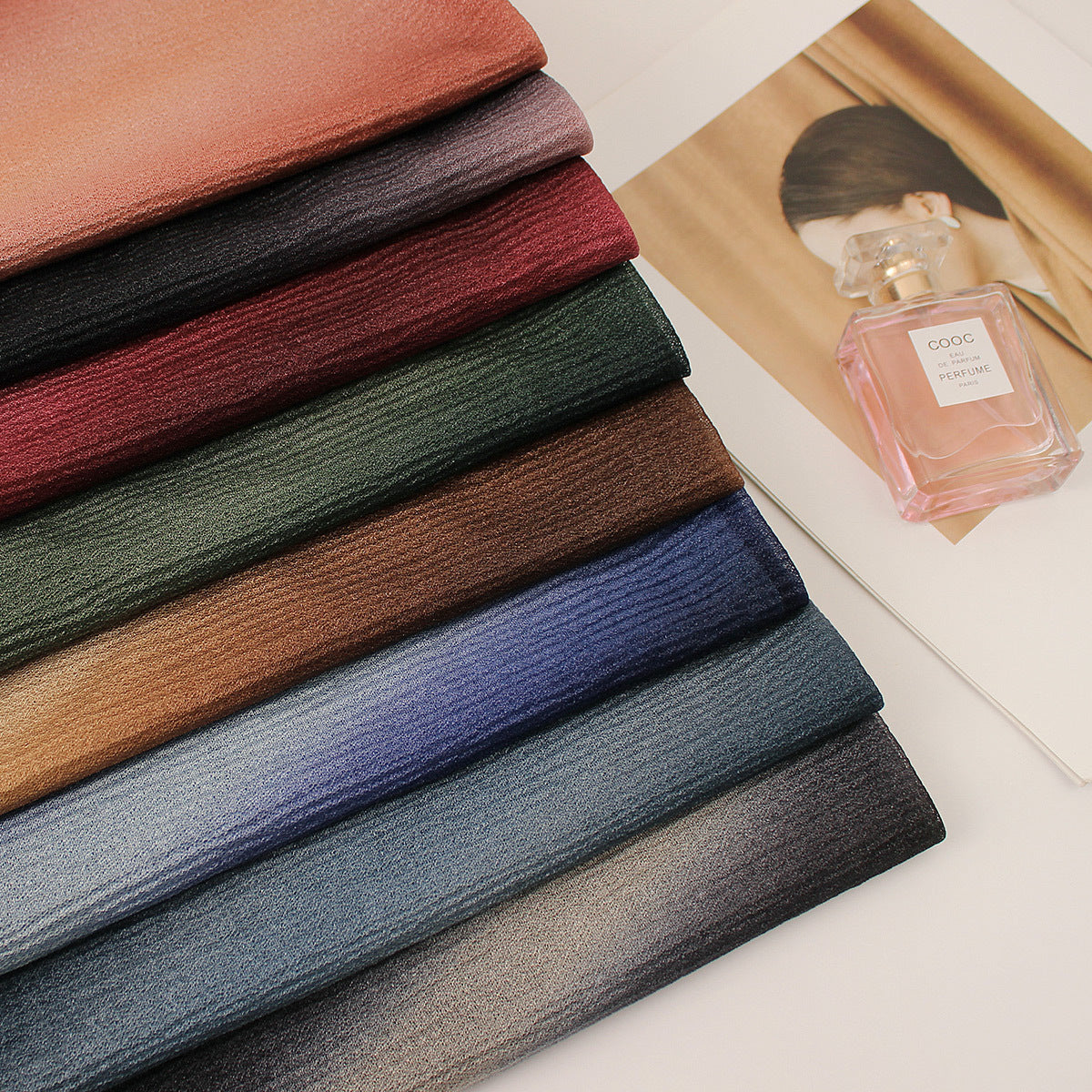Z0A70006  Striped gradient pleated scarf - MOQ:2