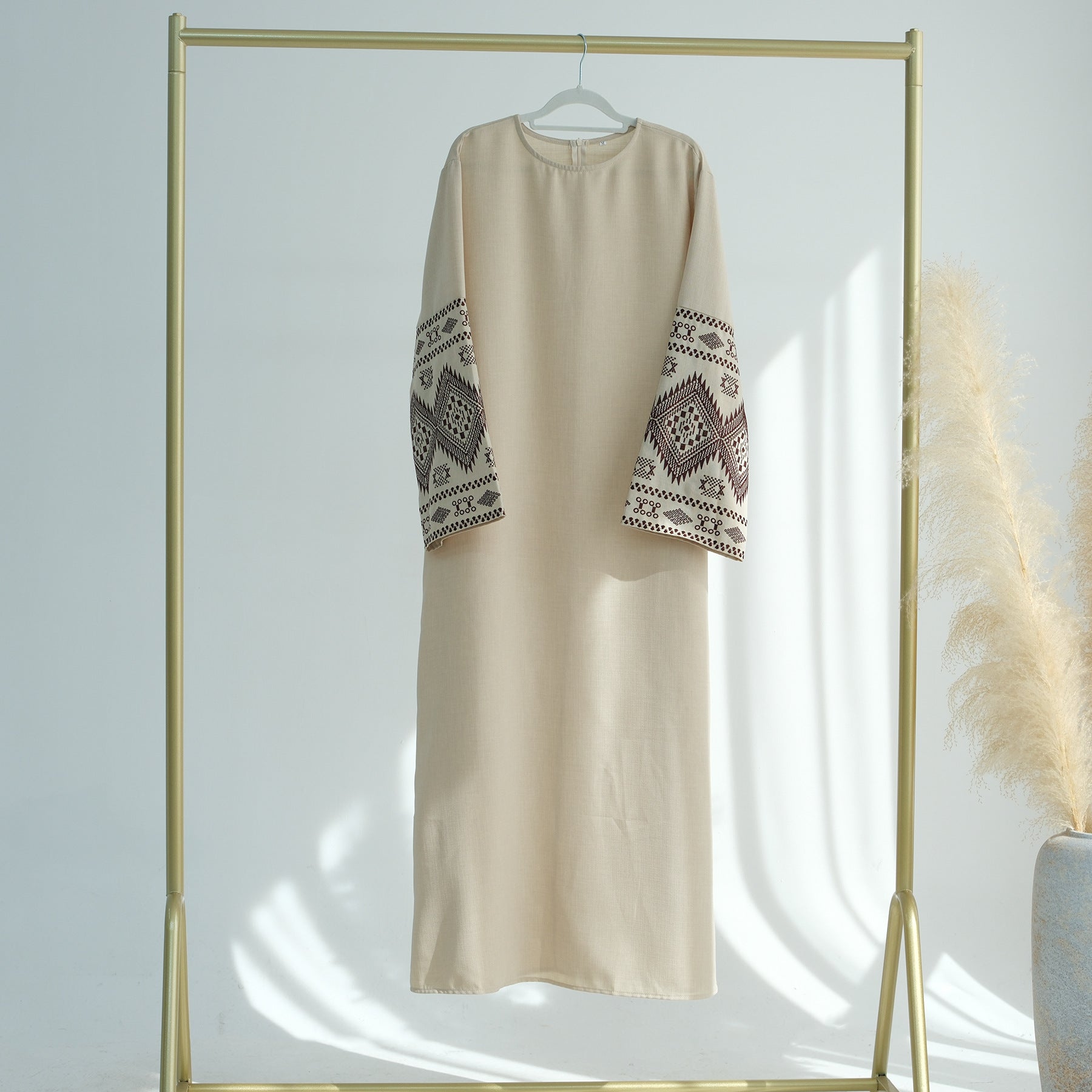LR901  Embroidered Viscose Plus Size Long Sleeve Dress
