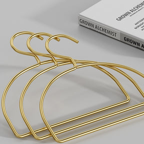 5+6740  Gold-Tone Hanging Metal Garment Hanger - MOQ:10pcs
