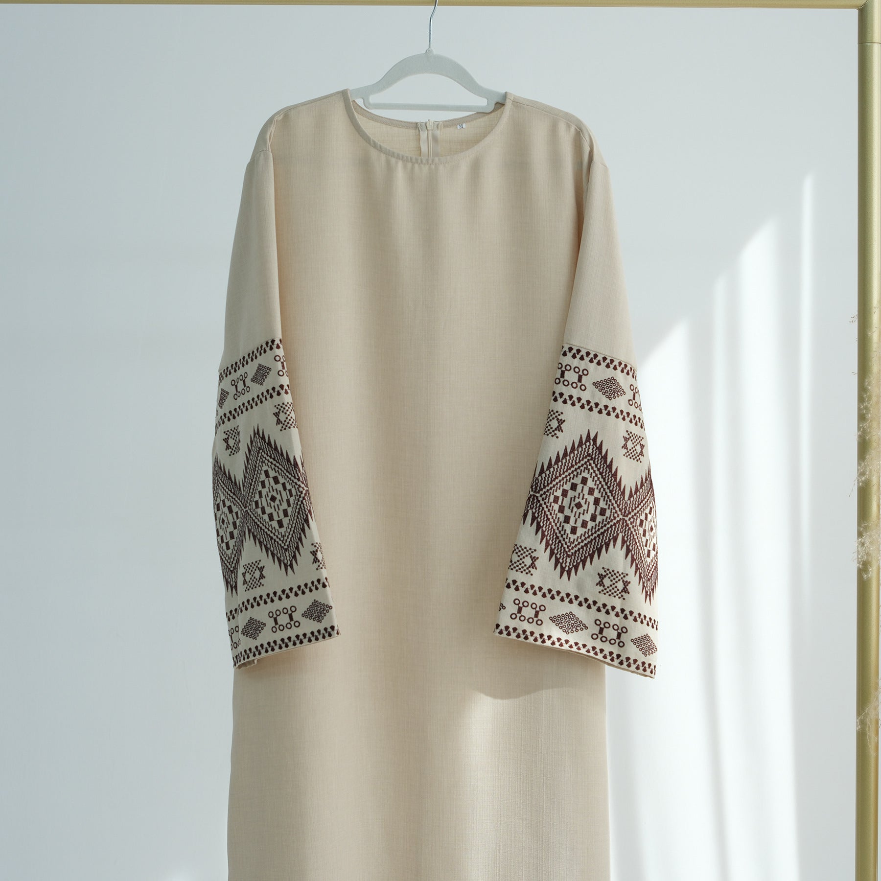 LR901  Embroidered Viscose Plus Size Long Sleeve Dress