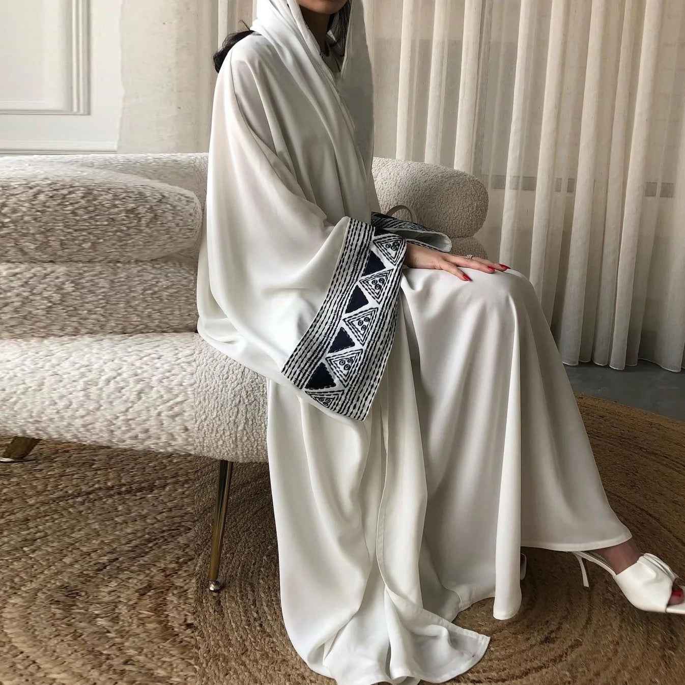 F418  Fashionable outerwear embroidered abaya