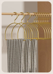 5+6740  Gold-Tone Hanging Metal Garment Hanger - MOQ:10pcs