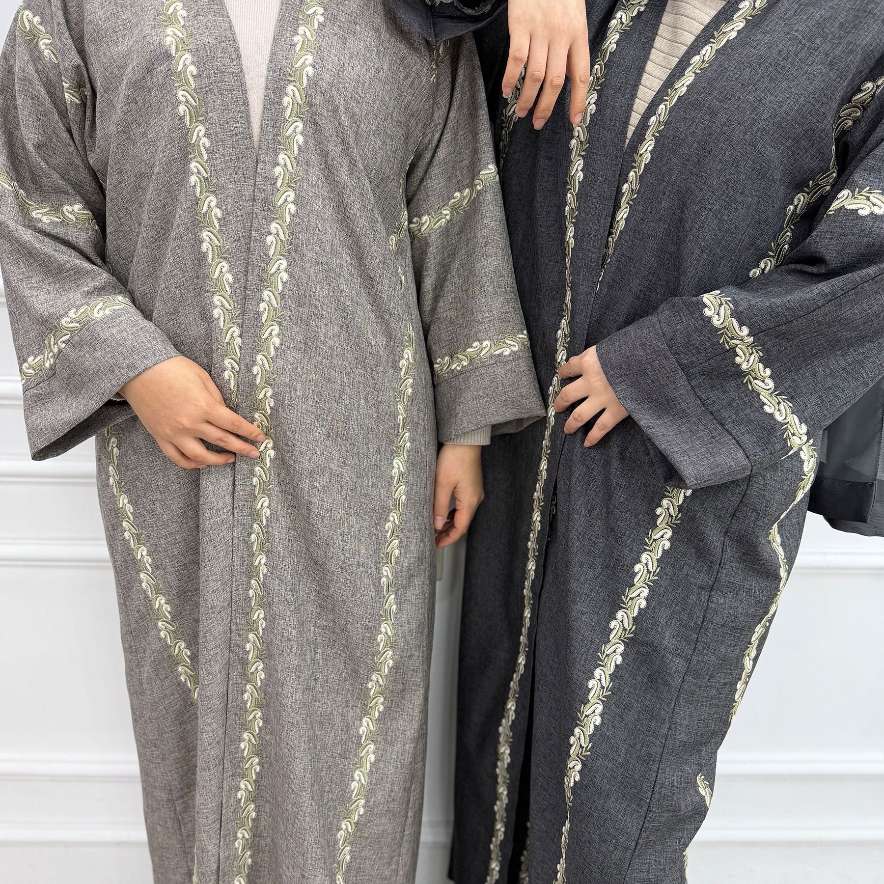 LR1153  Exquisite plus size embroidered cardigan