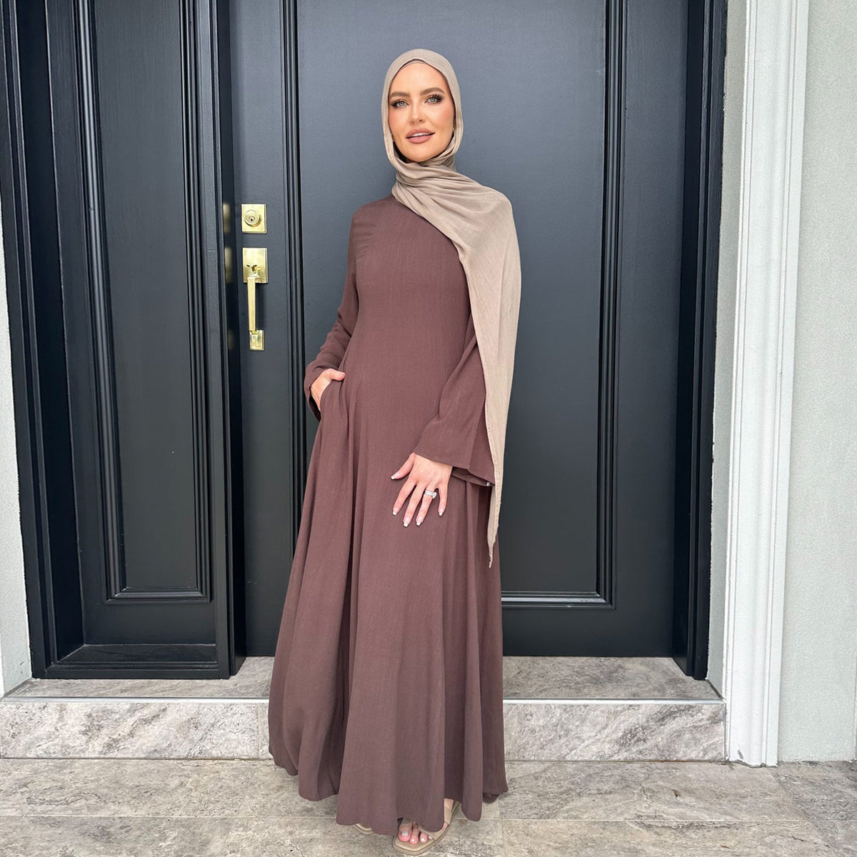 LR941  Abaya solid color swing dress with straps