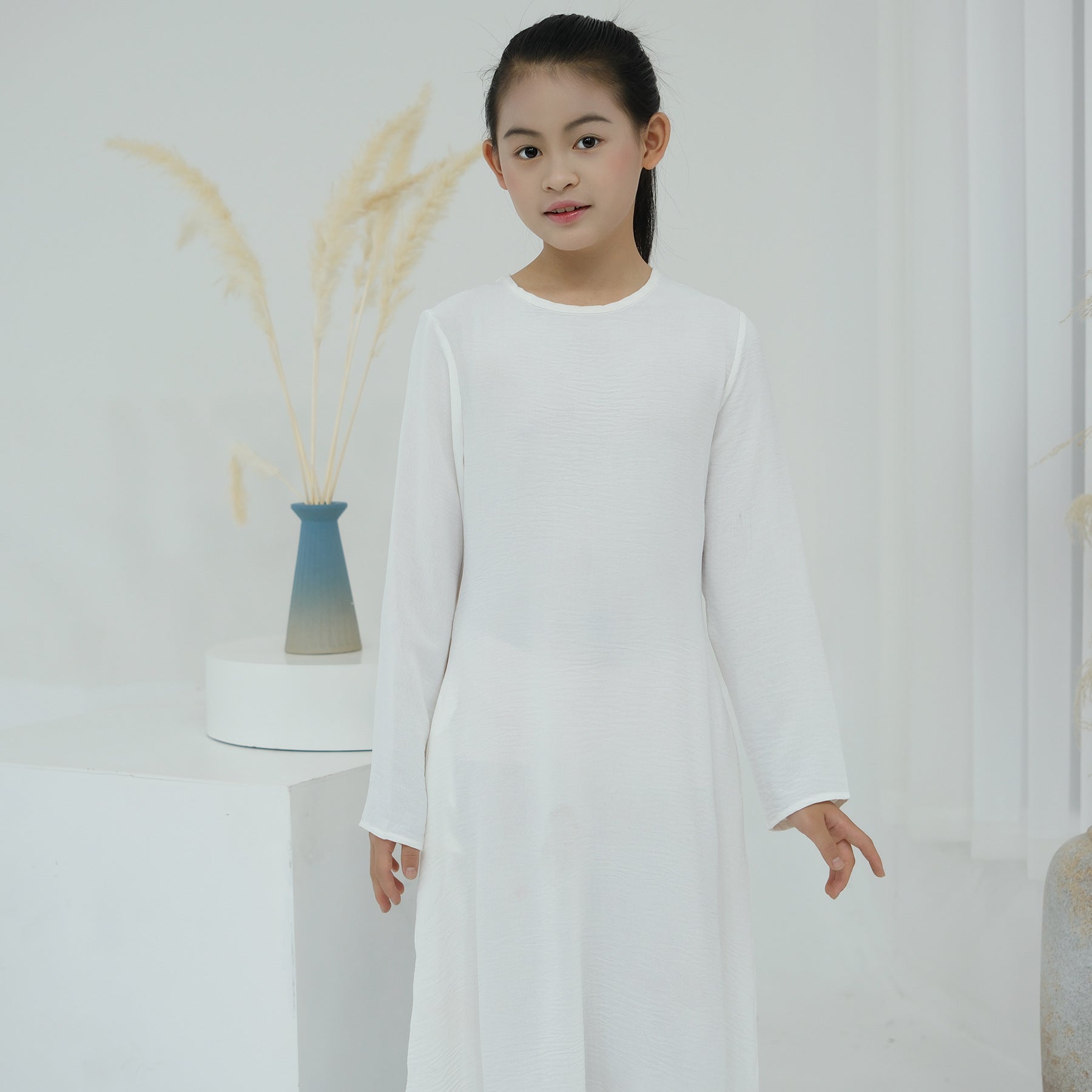 LR782 Abaya para niños con borlas bellamente bordadas BABY ABAYA abaya