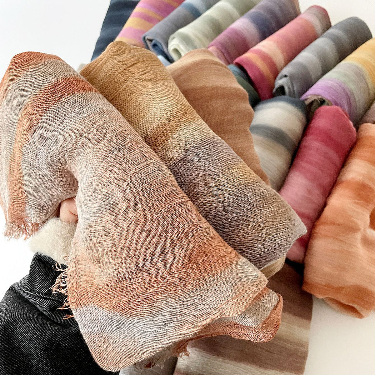 SS007  Gradient Rainbow Collection Short Tassel Crinkled Hijab