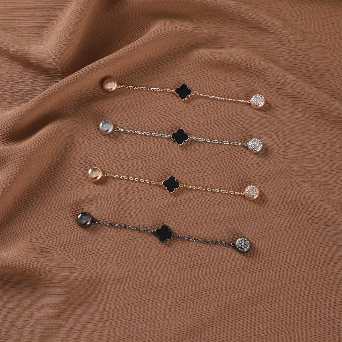 SP60 four-leaf clover chain magnetic buckle  hijab pins  Pins