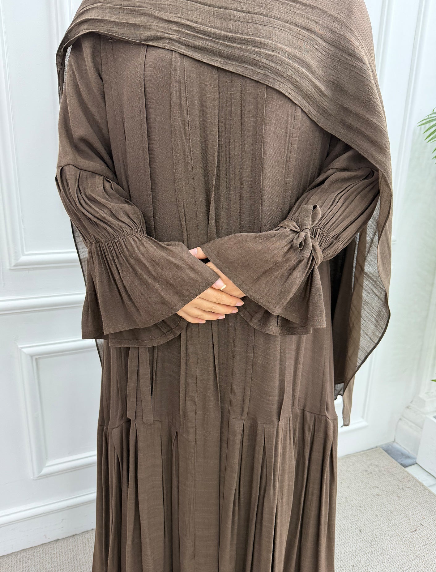 LR1139  Pleated cardigan with lining + hijab 2-piece set