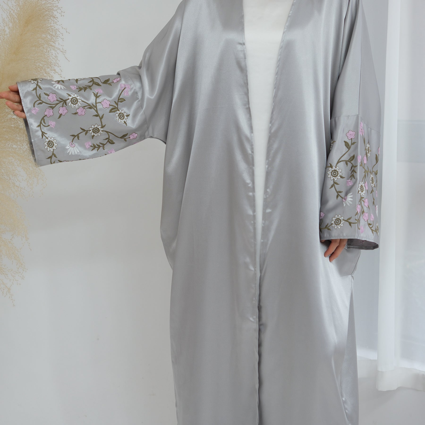 LR827   Party exquisite embroidered floral sleeve cardigan