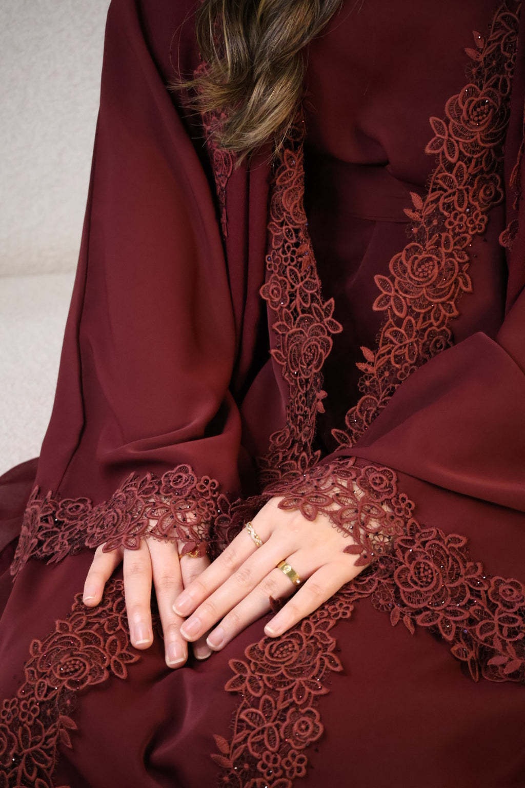 LR1191  Plain Nida Gold Foil Lace Open Abaya + Inner Layer + Hijab Set