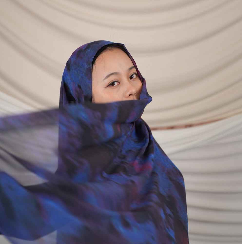 FZ012  Faux Silk Double-Sided Penetration Hijab