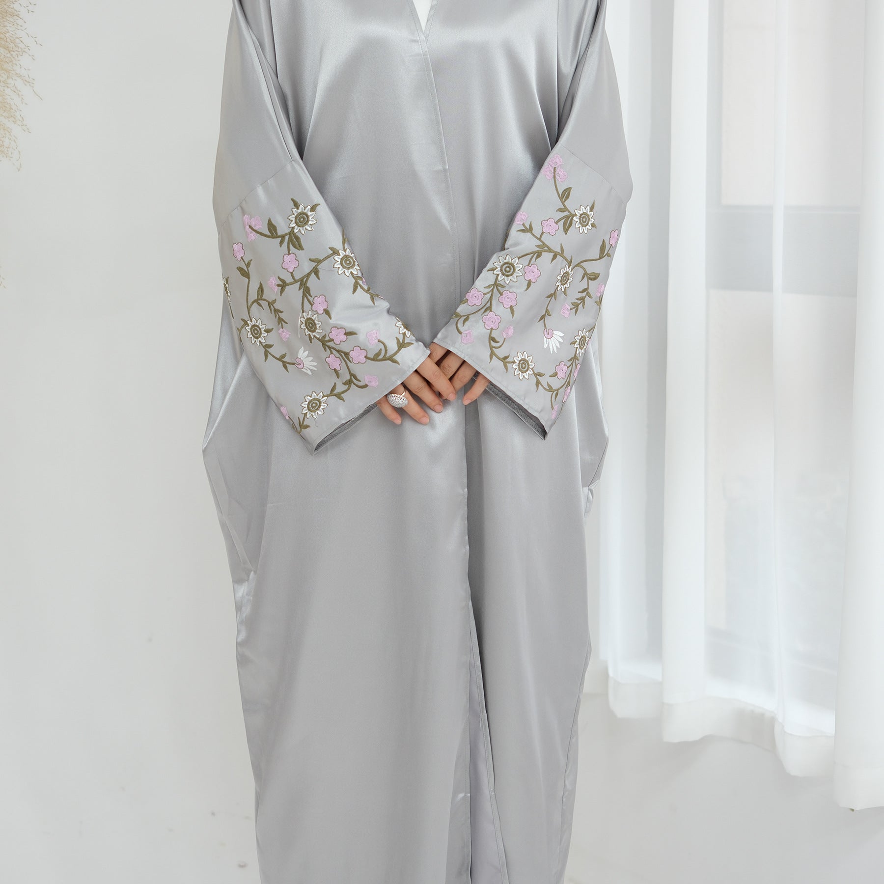 LR827   Party exquisite embroidered floral sleeve cardigan