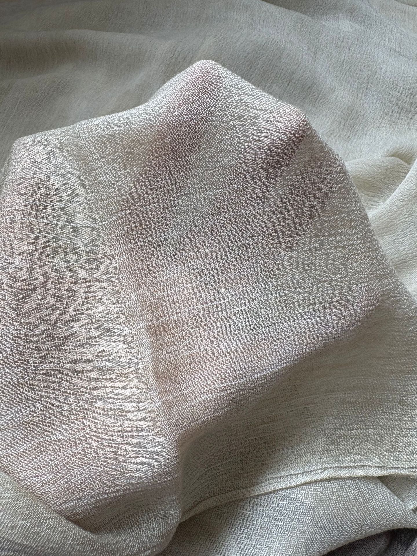 WJ009  Crinkled Rayon Scarf with All-Edges Stitched