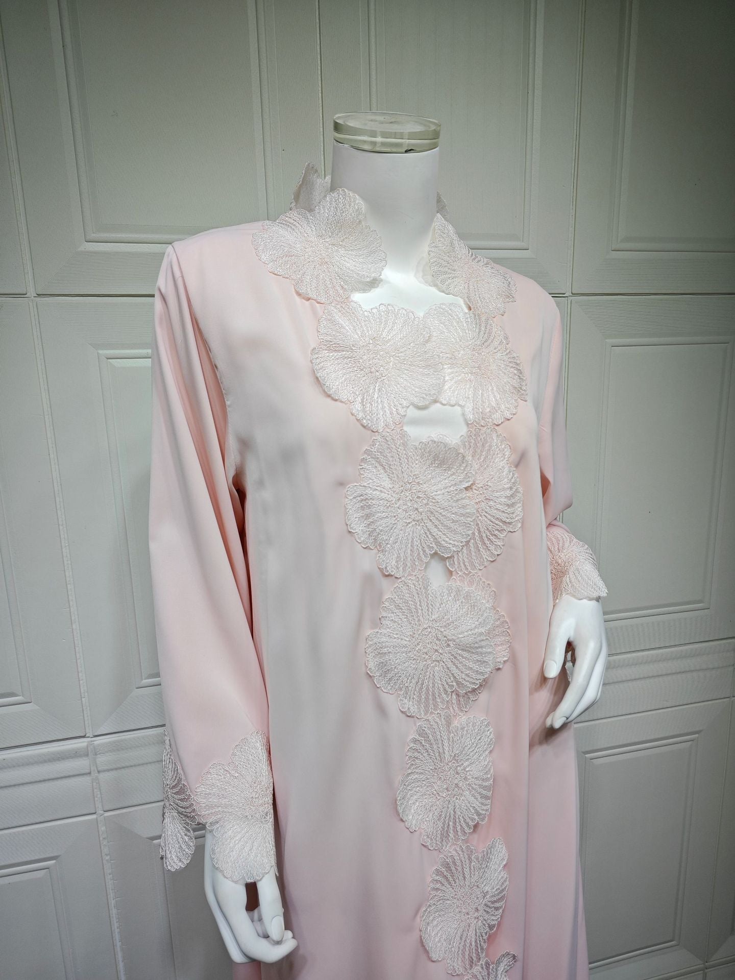 MQ242  Elegant Floral Appliqué Cardigan Abaya for Women