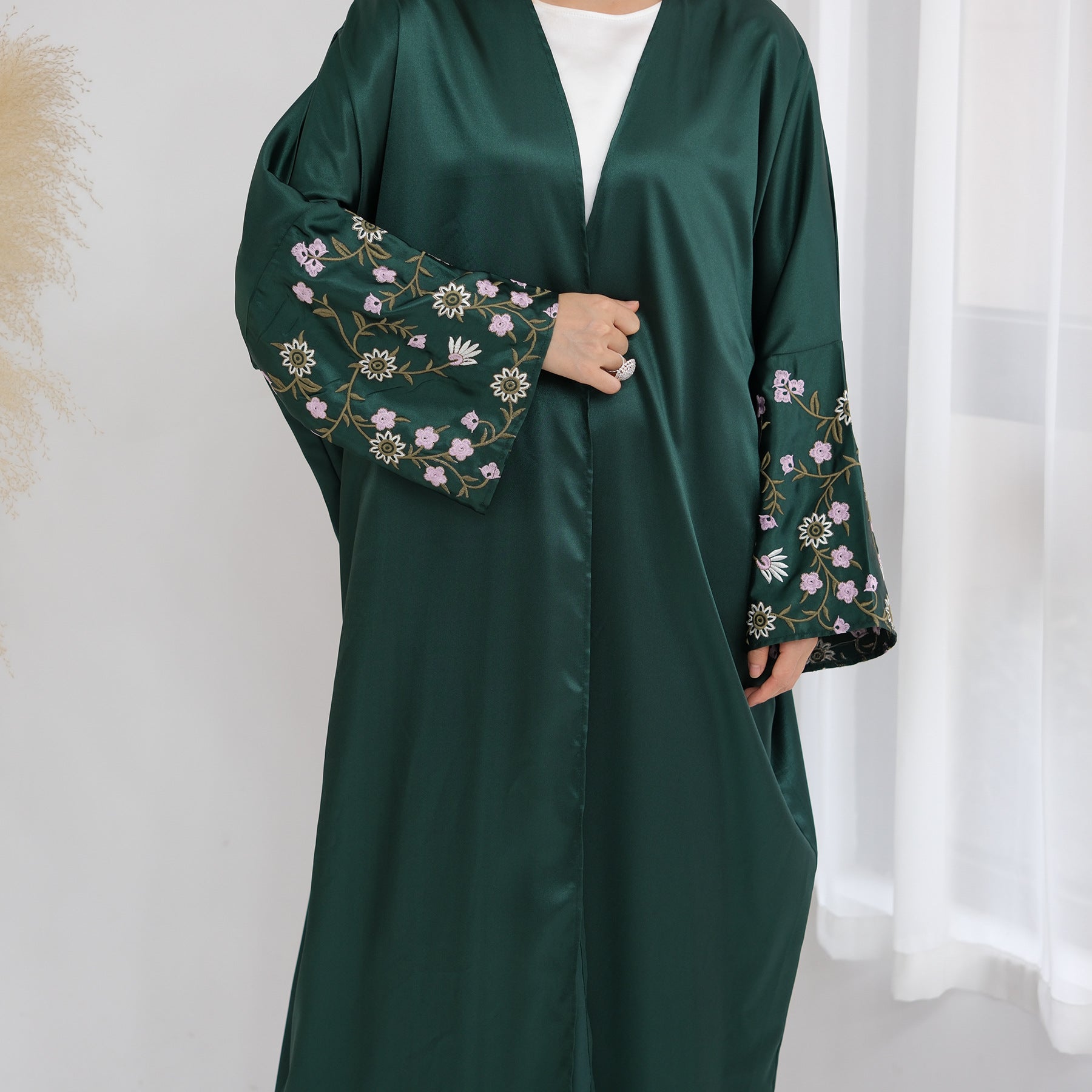 LR827   Party exquisite embroidered floral sleeve cardigan